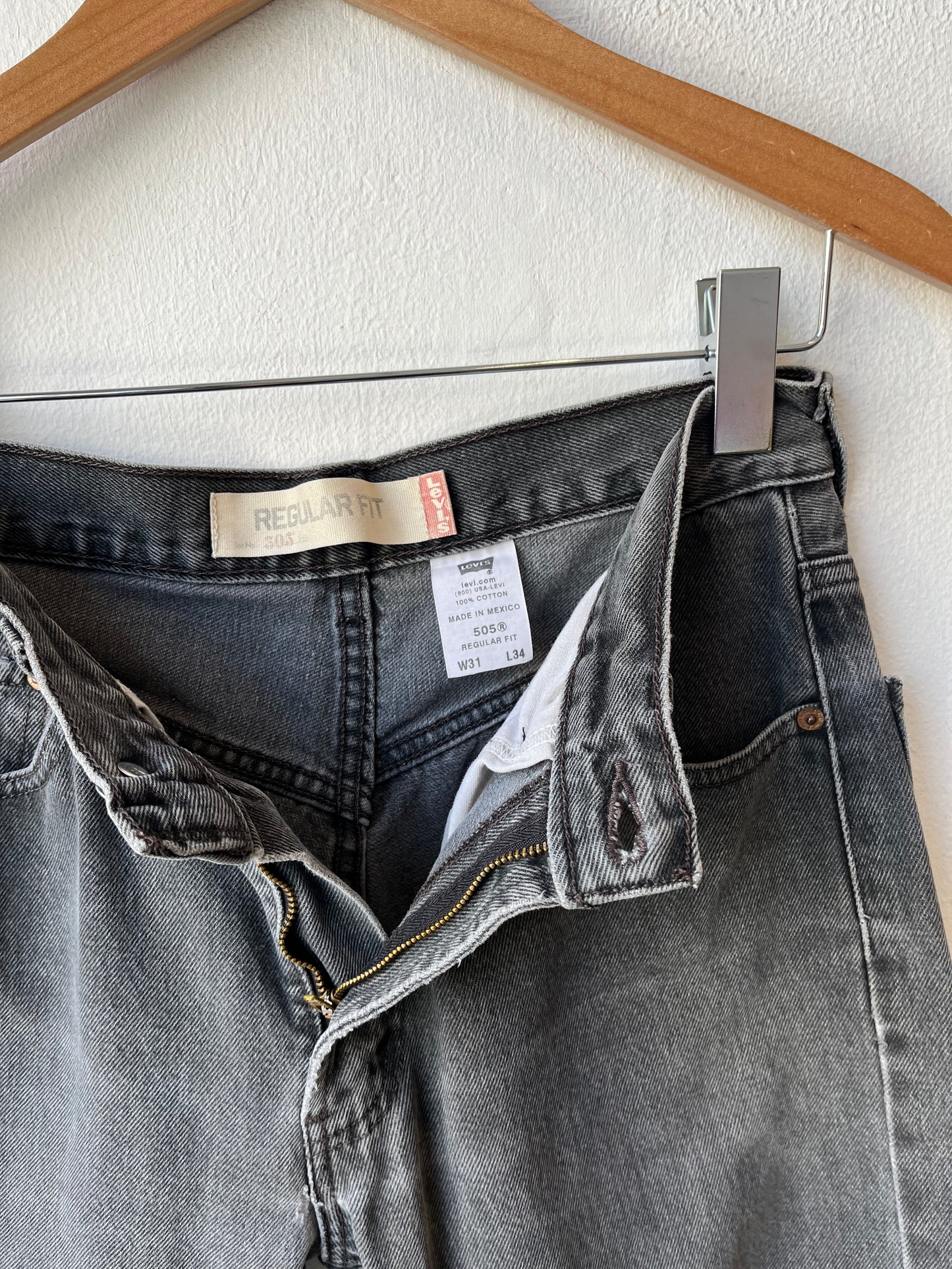 Y2K Black Levi's 505 28"