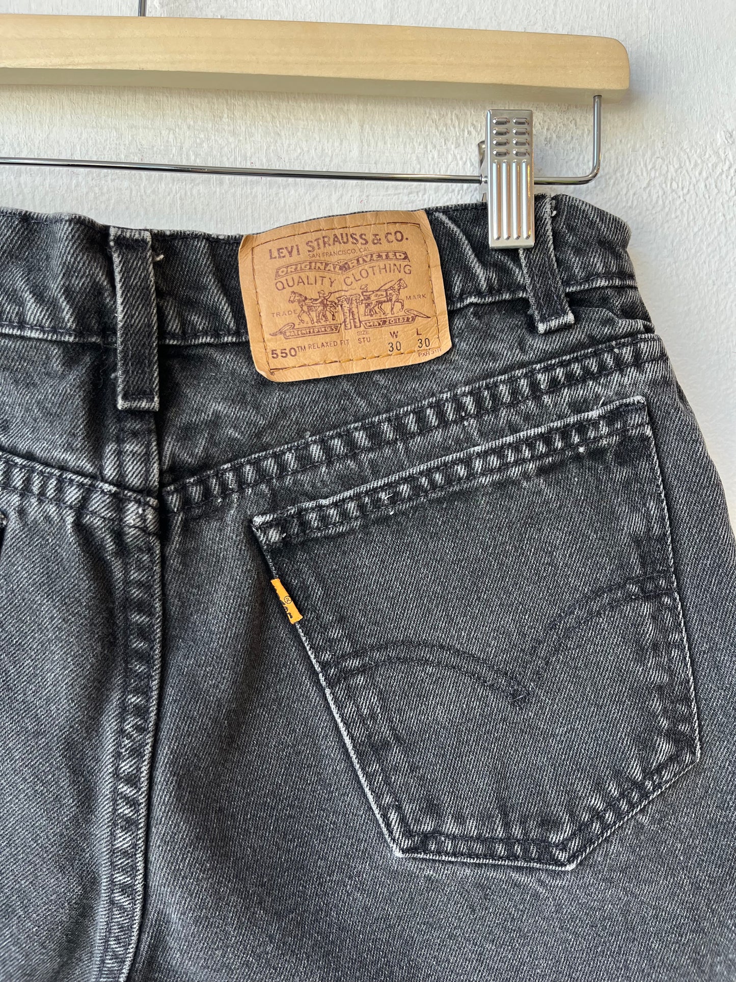 90’s Levi’s Cutoff Shorts 26”