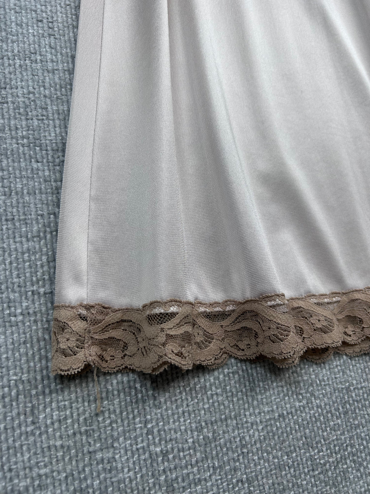 90's Lace Pink Slip Skirt 22-30"