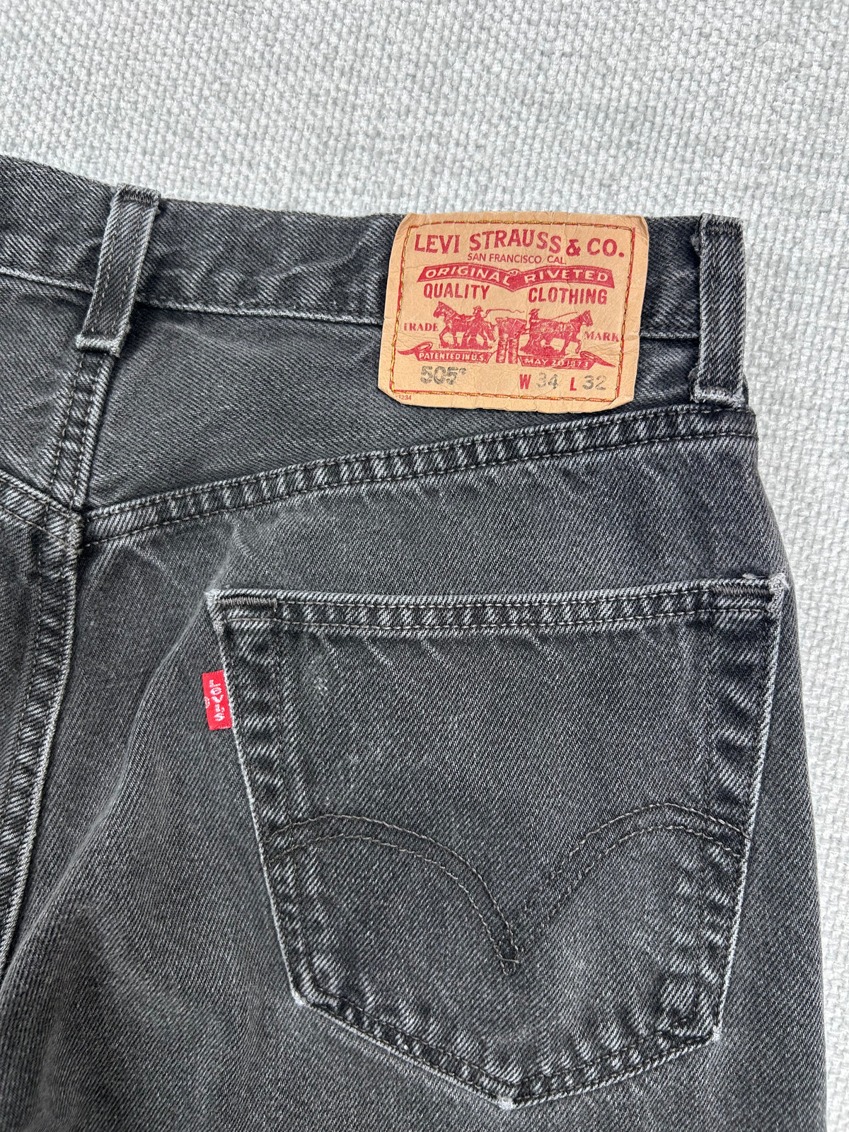 Y2K Levi's 505 Black Jeans 32"