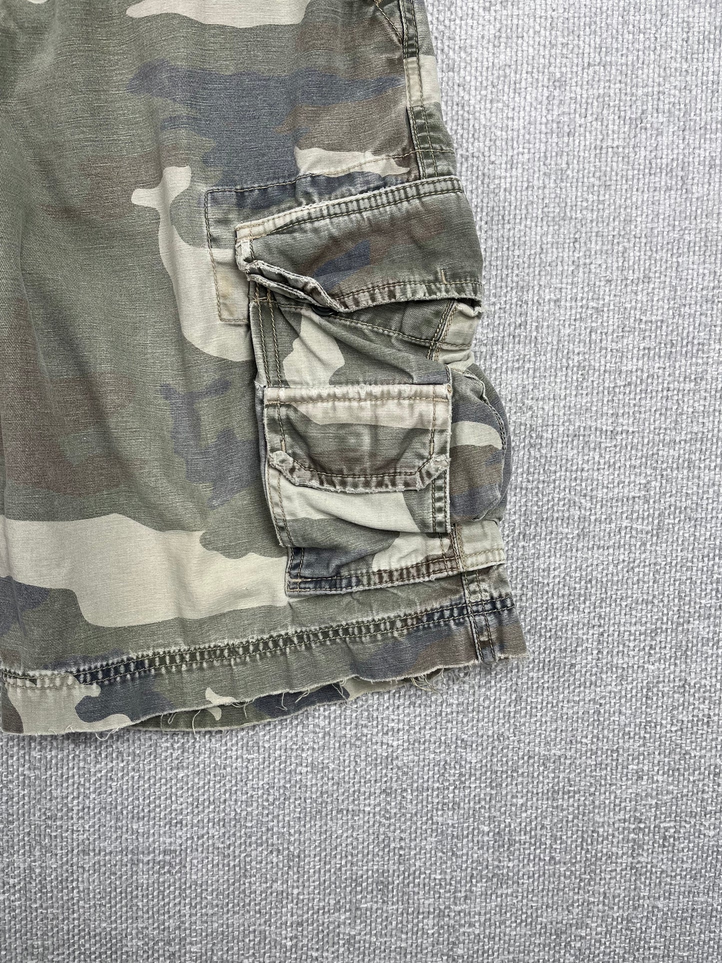 Y2K Camo Cargo Shorts 31"