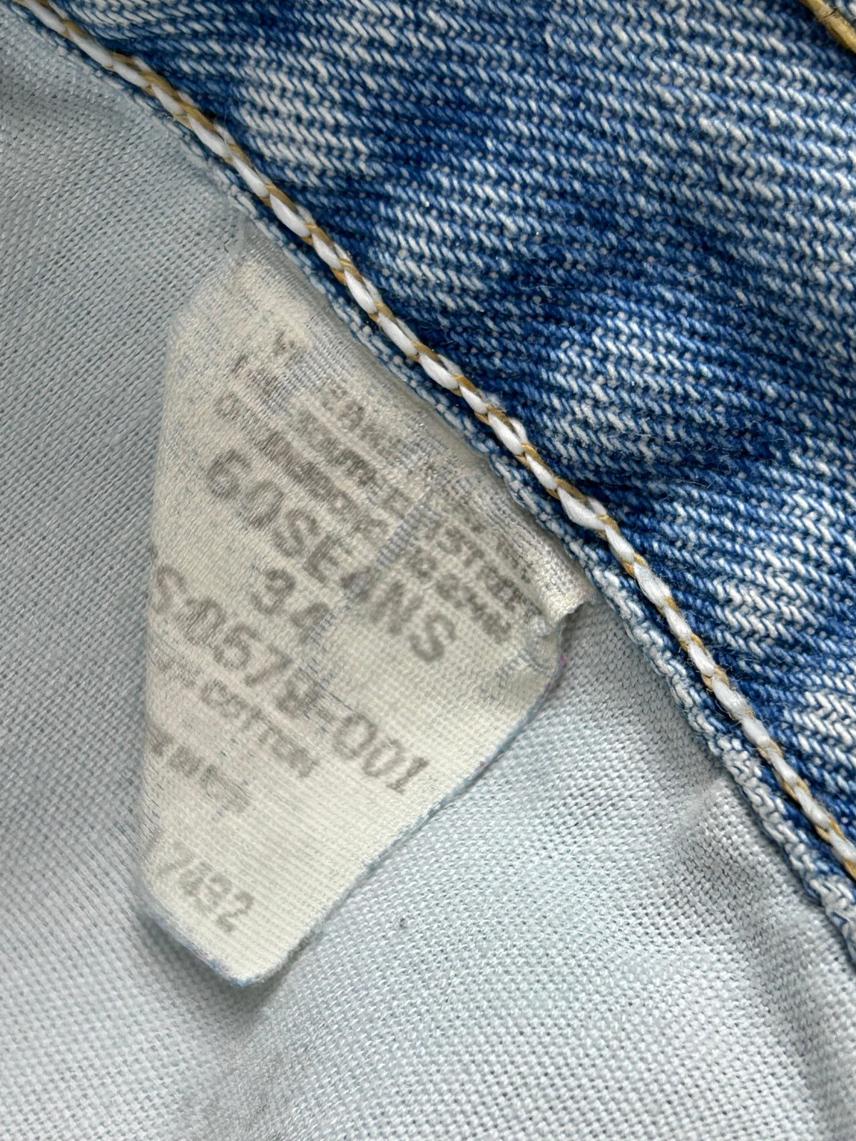 90's Wrangler Light Wash Denim Shorts 34"