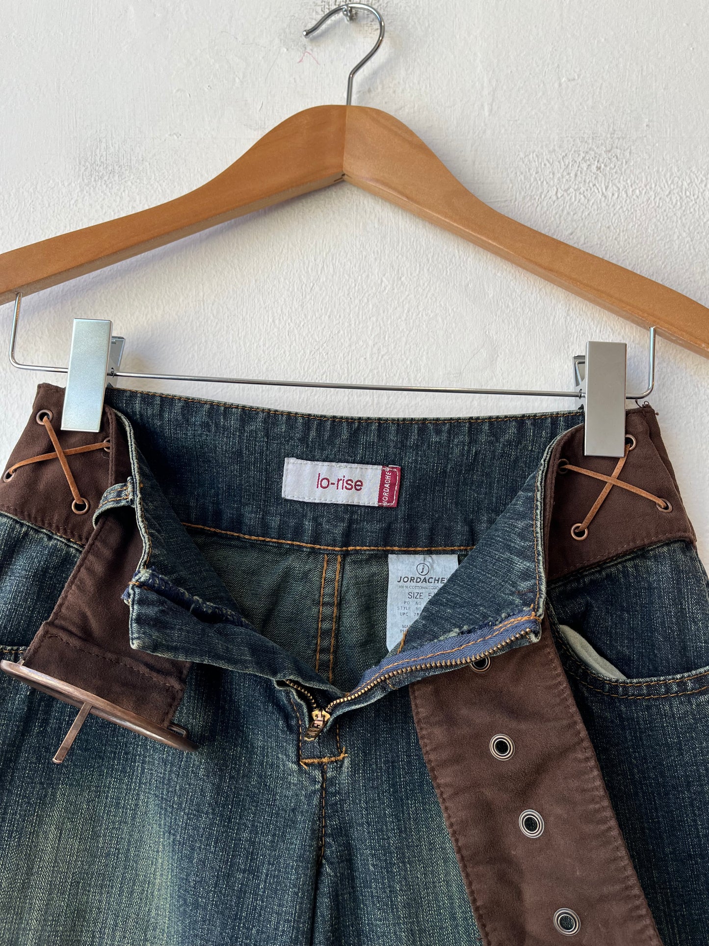 Y2K Low Rise Belted Flare Jeans 28"