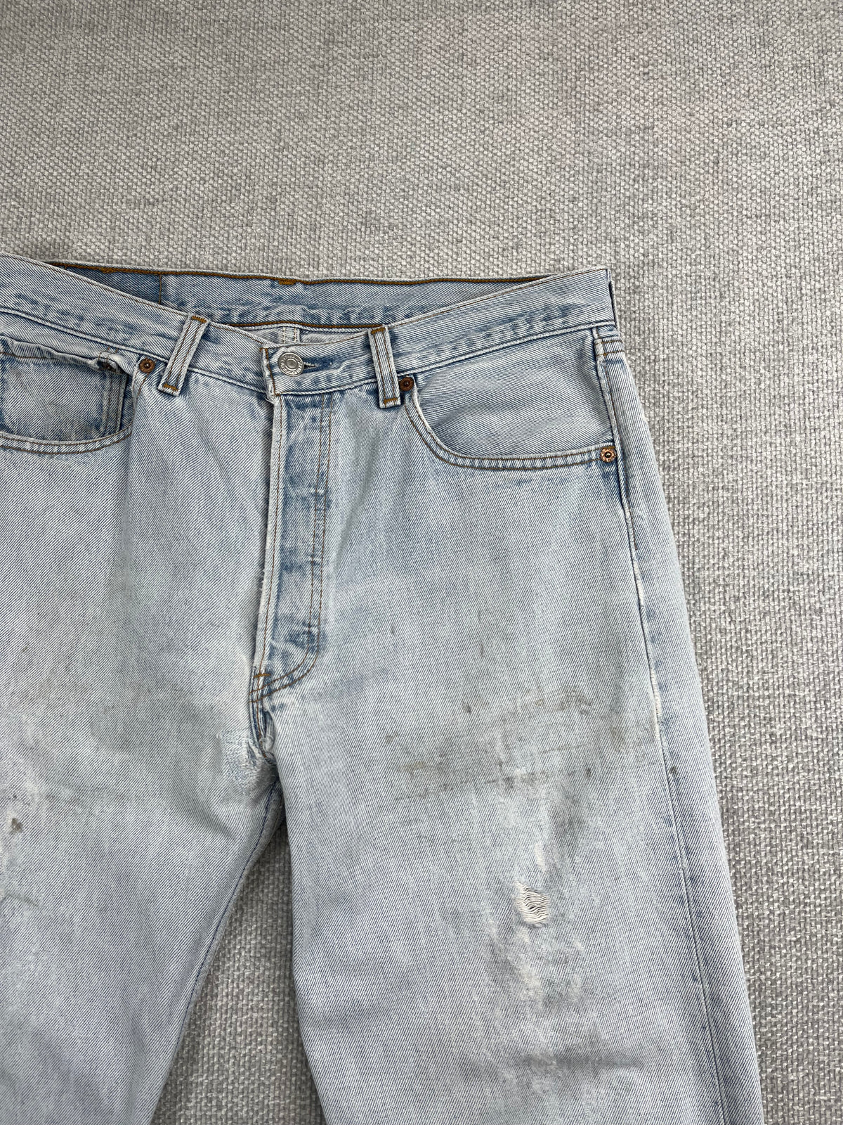 90's Levi's 501 Light Wash Jeans 32"