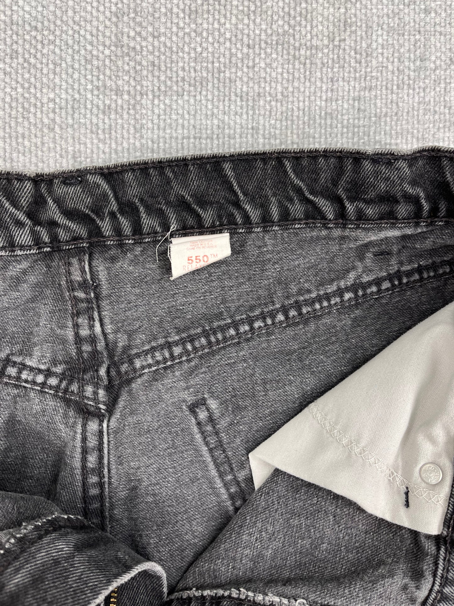 90's Levi's Black Denim Shorts 34"