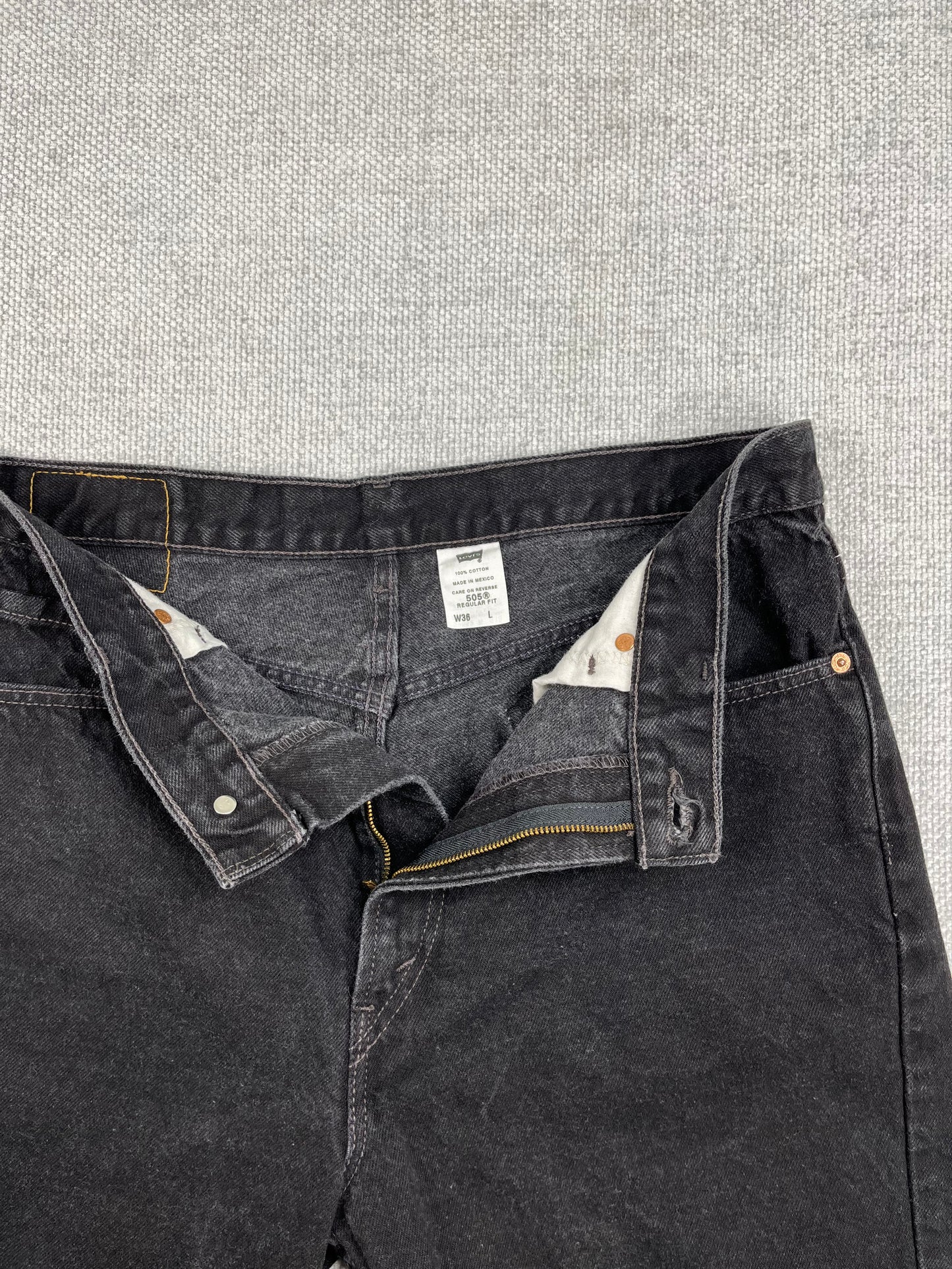 Y2K Levis 505 Black Shorts 34"