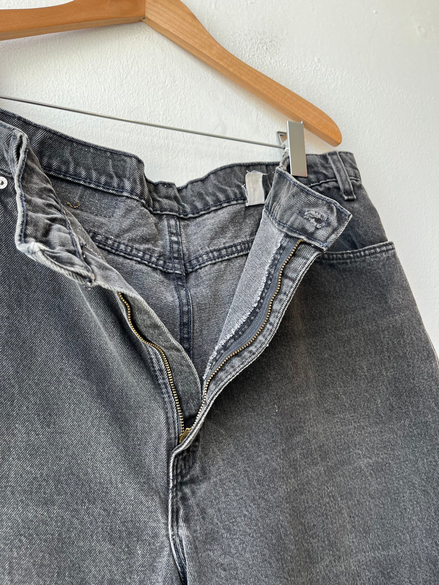 90's Levi's 550 Orange Tab Shorts 40"