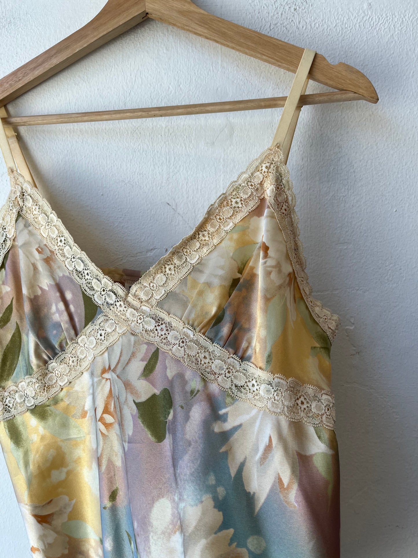 90's Lace Floral Camisole