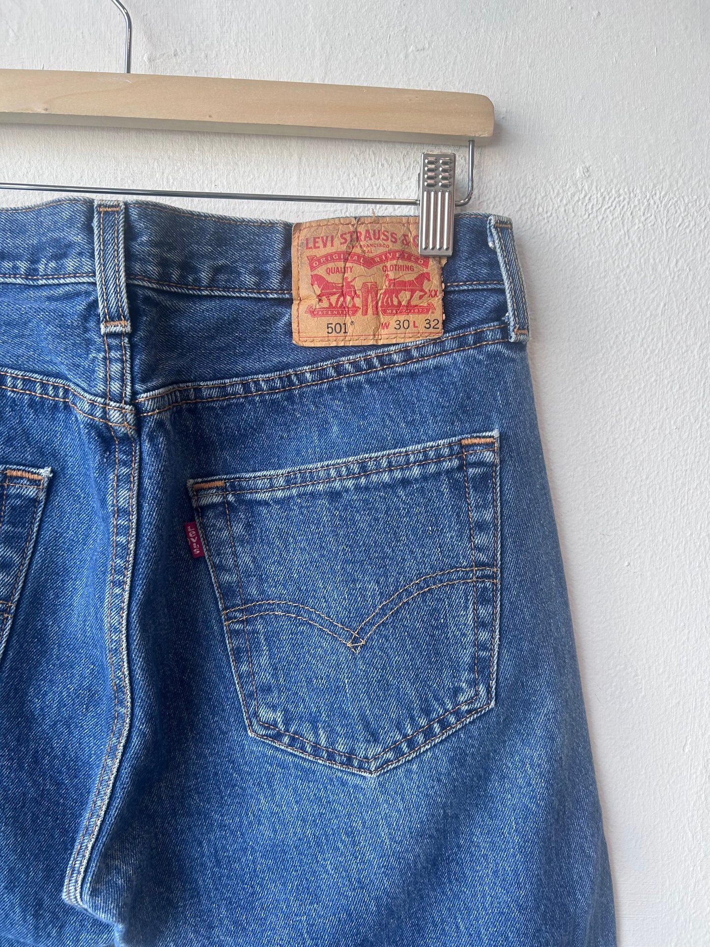 Y2K Levi’s 501 Jeans 30”