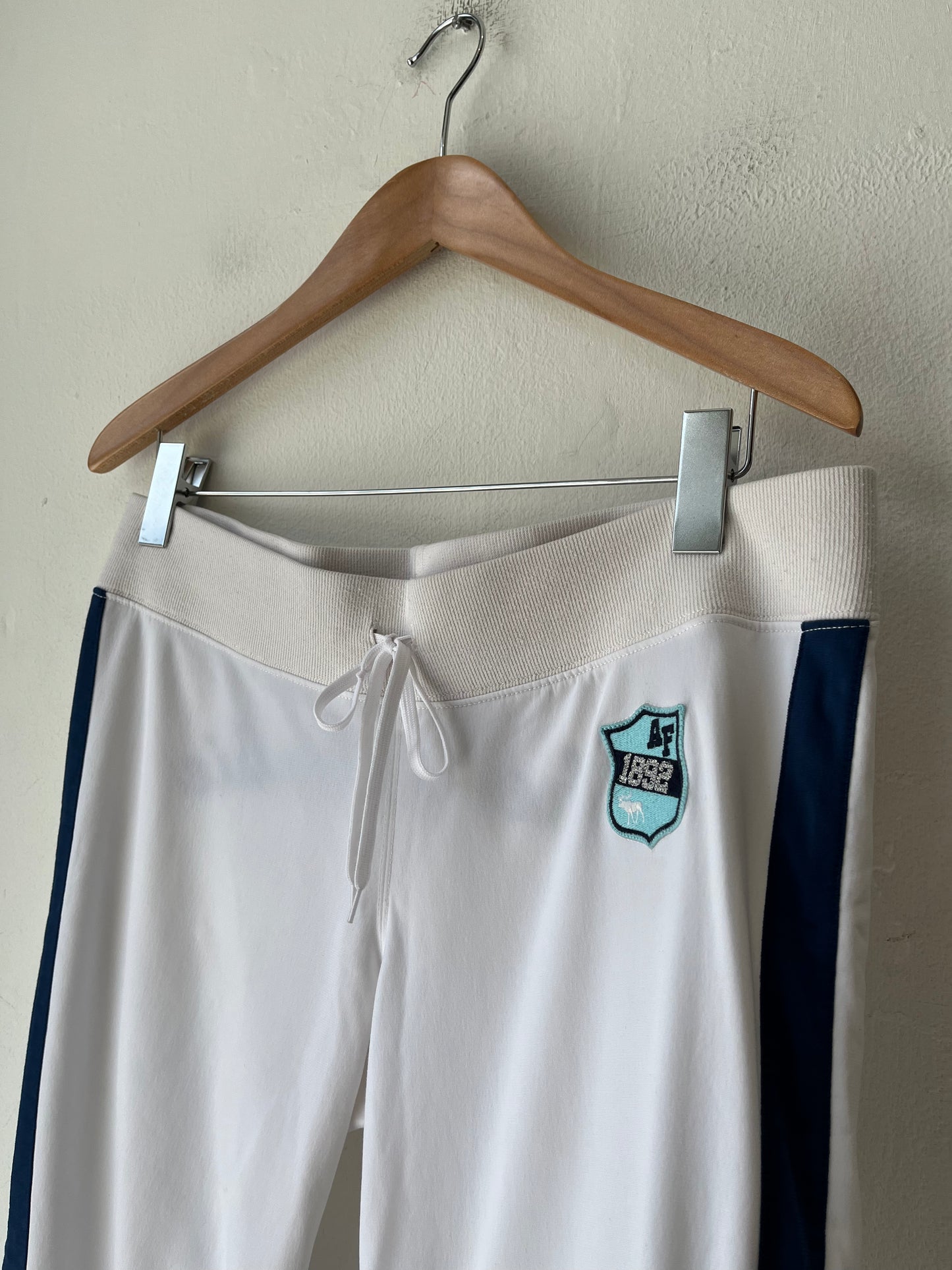 Y2K Abercrombie White Capri Pants 31-34"