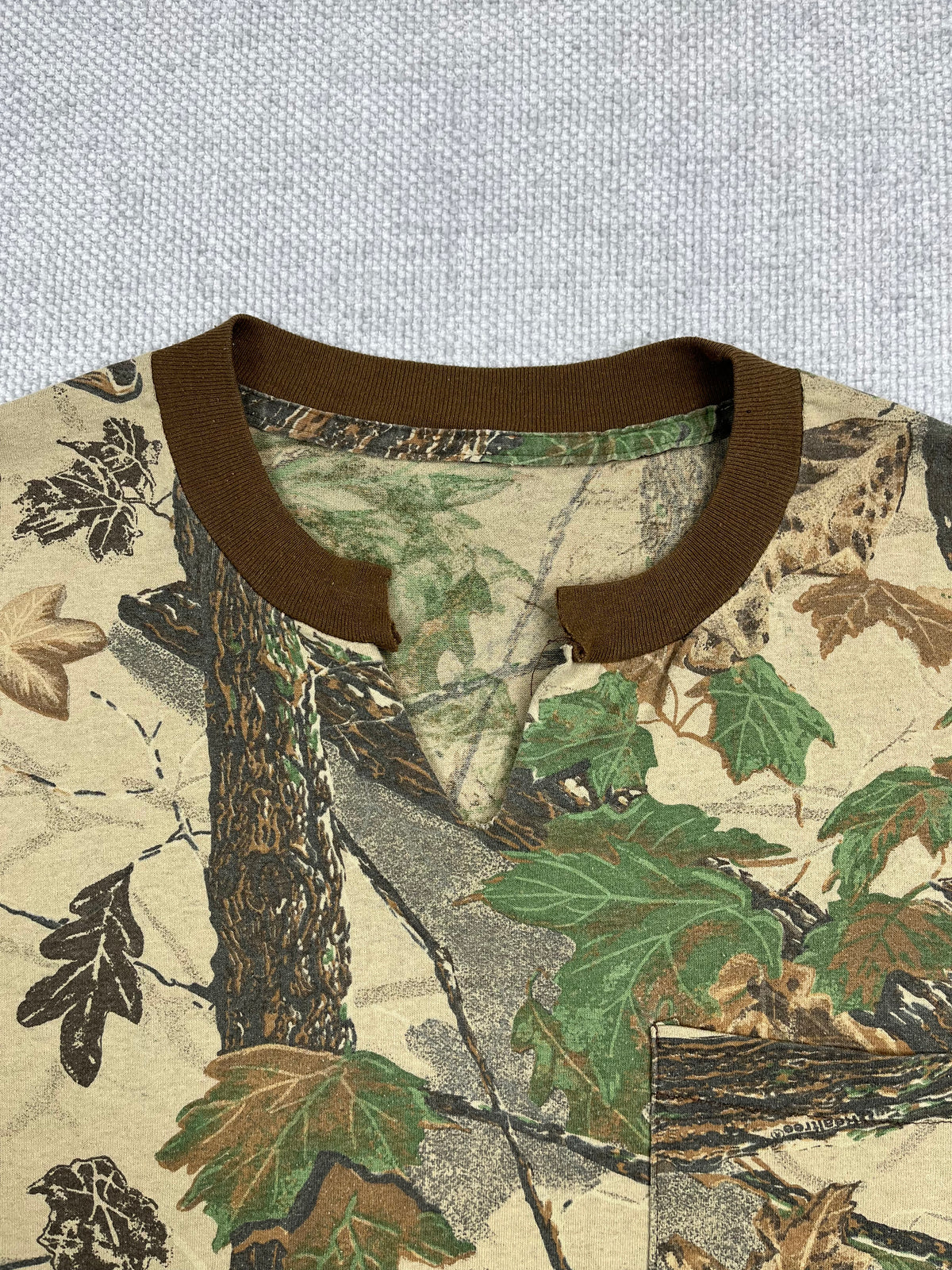 90's Realtree Cut Pocket Tee