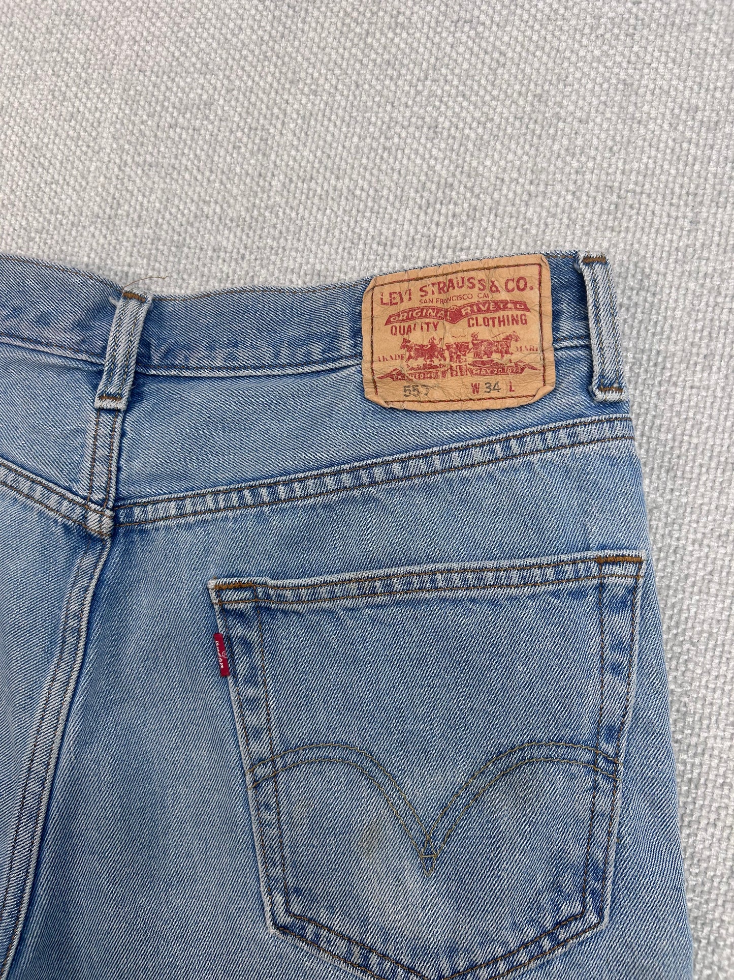 Y2K Levi’s 550 Shorts 32”