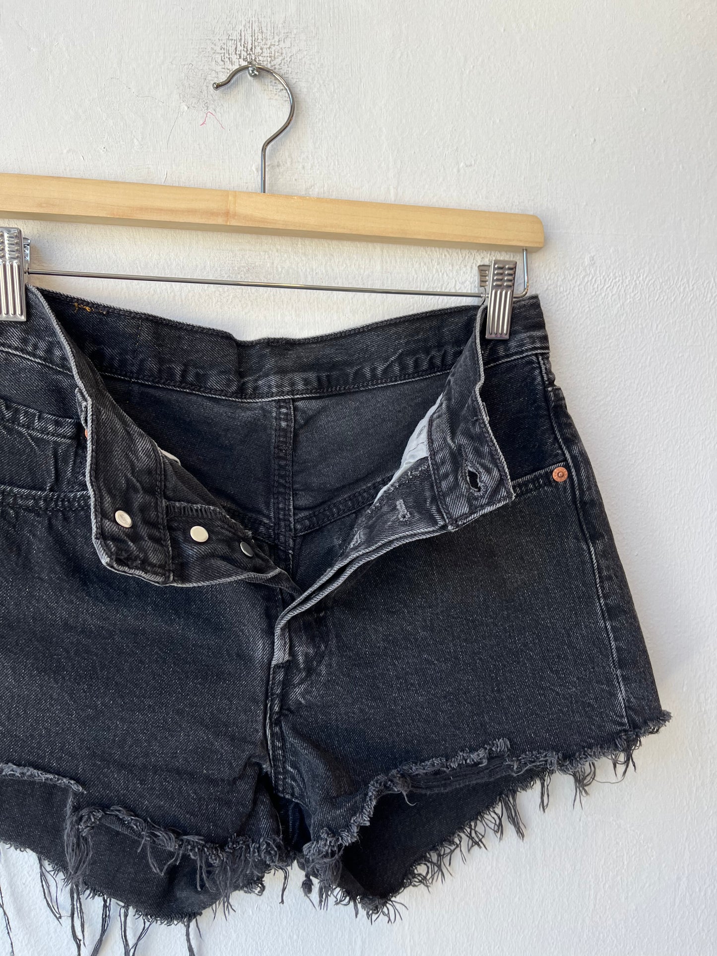 Y2K Levis Black Cutoff Shorts 28"