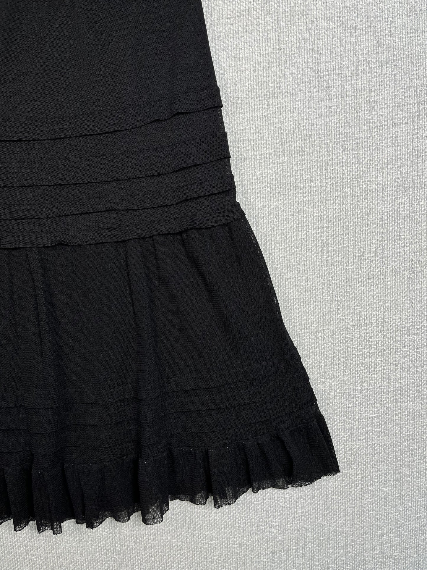 90's Black Tiered Skirt 26-32"