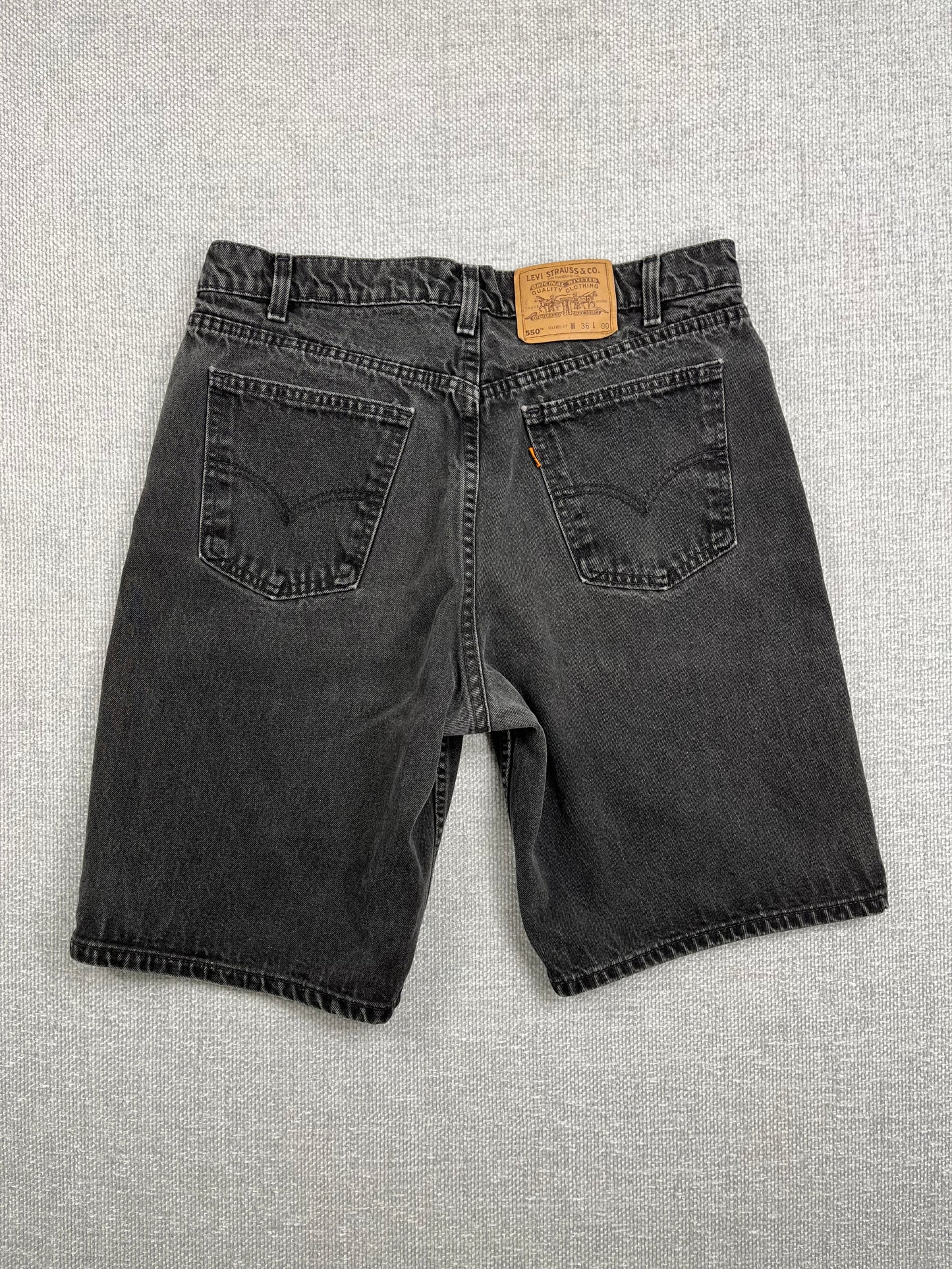 90's Levi's Black Denim Shorts 34"