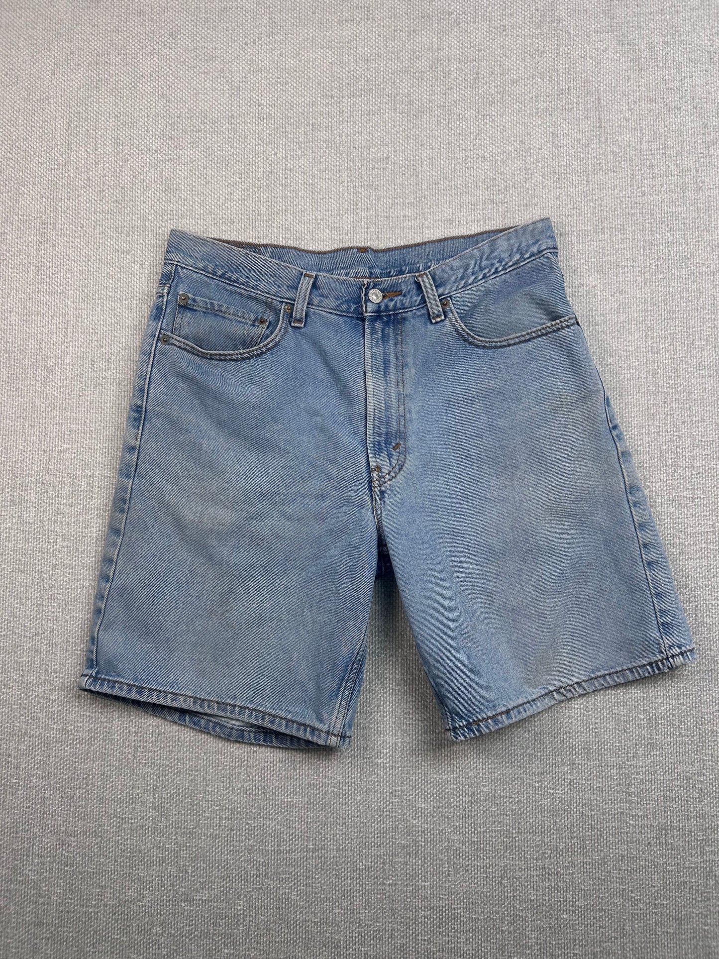 Y2K Levi’s 550 Shorts 32”