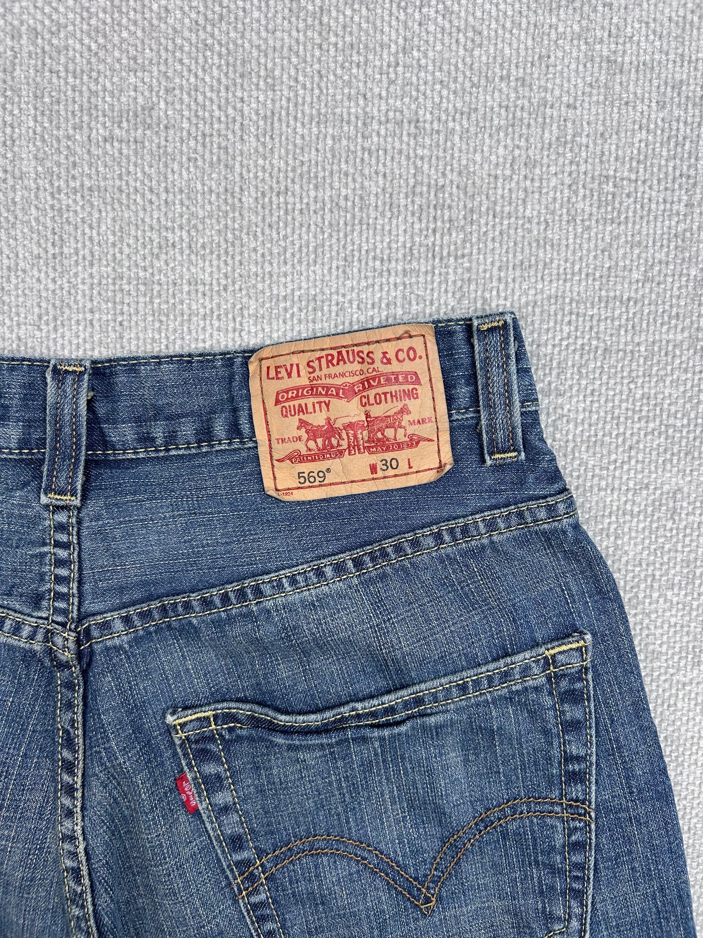 Y2K Levi’s Loose Denim Shorts 29”