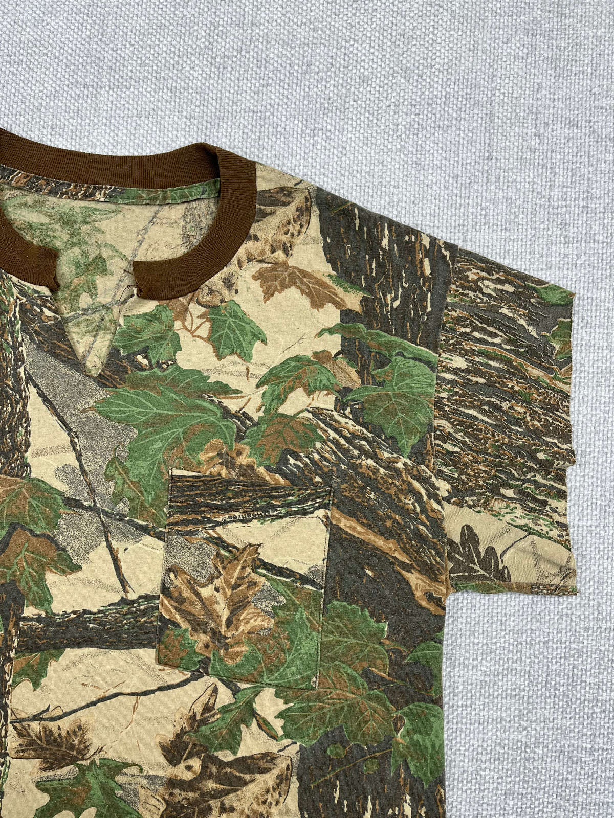 90's Realtree Cut Pocket Tee