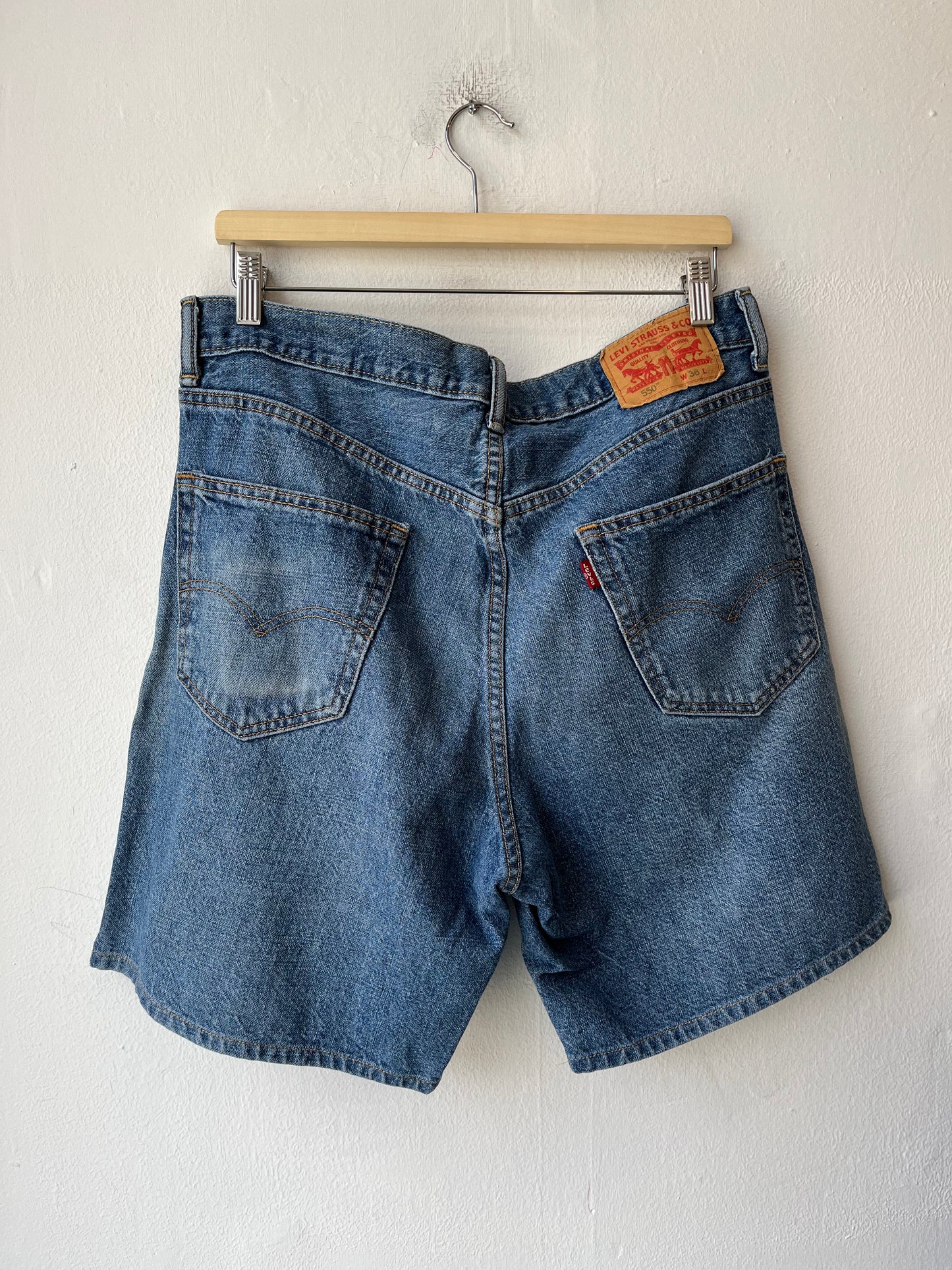 Y2K Levi's 550 Shorts 34"