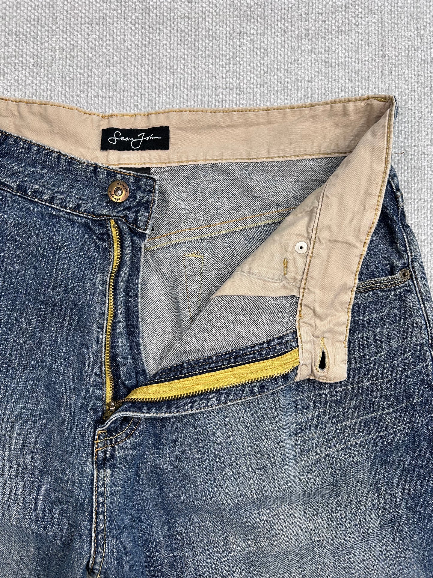 Y2K Baggy Denim Shorts 35”