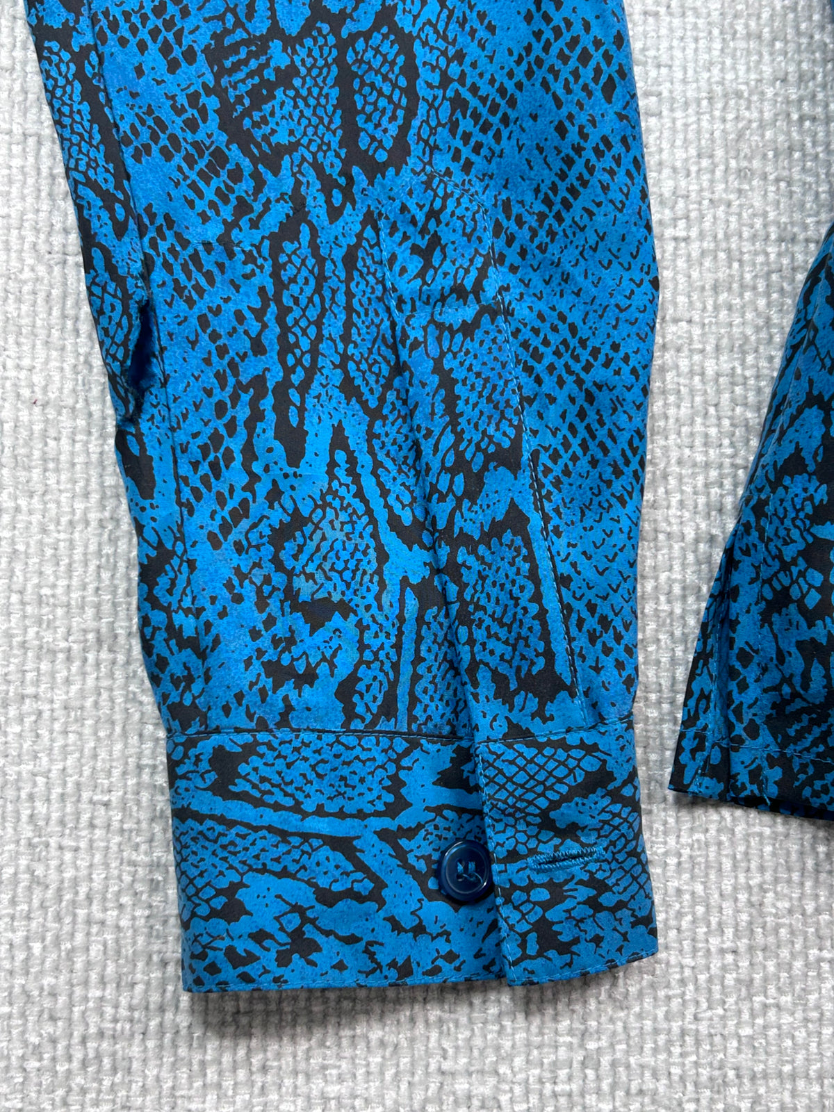 90's Blue Snake Pattern Blouse