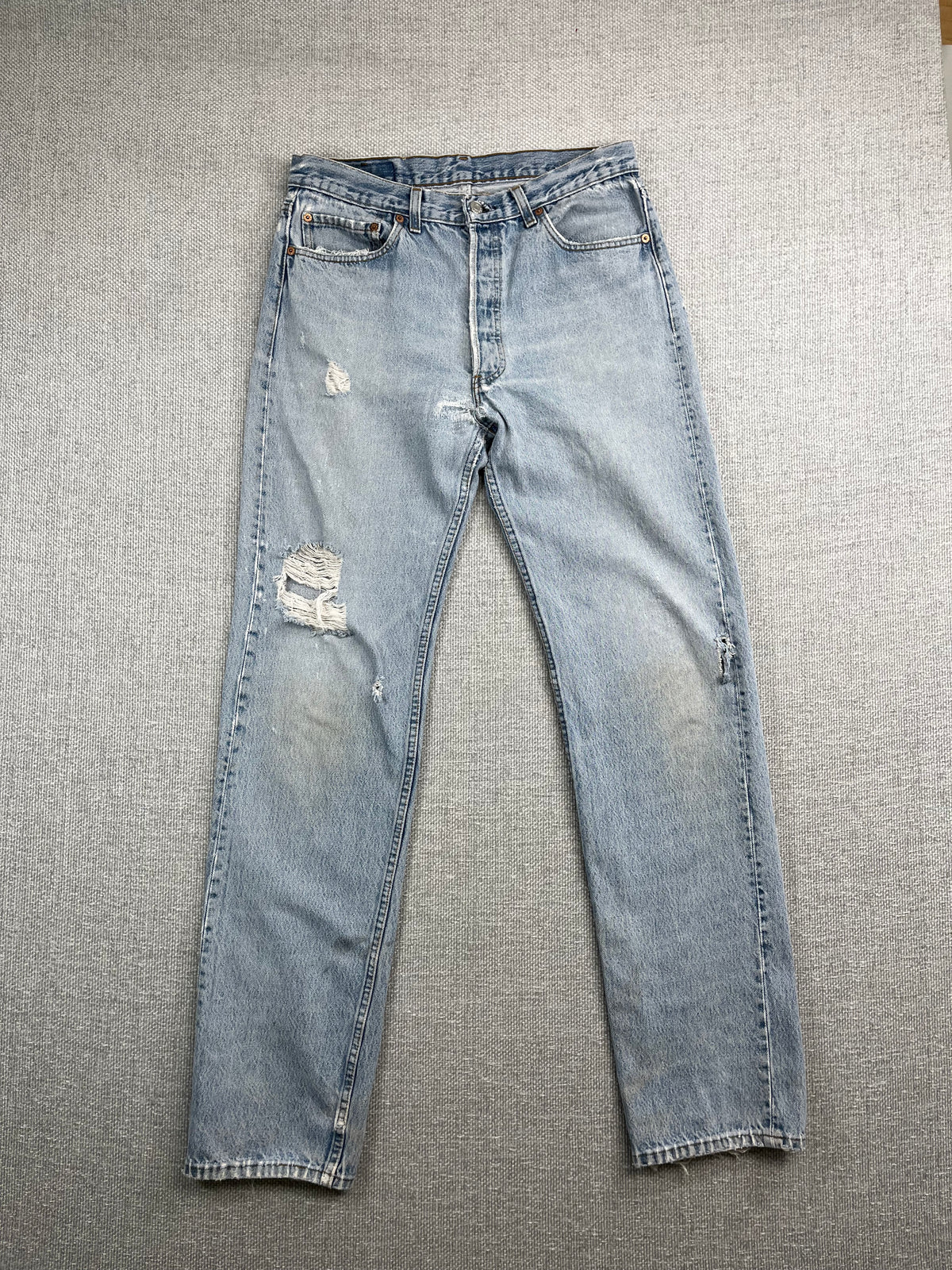 90's Distressed Levi's 501 31"