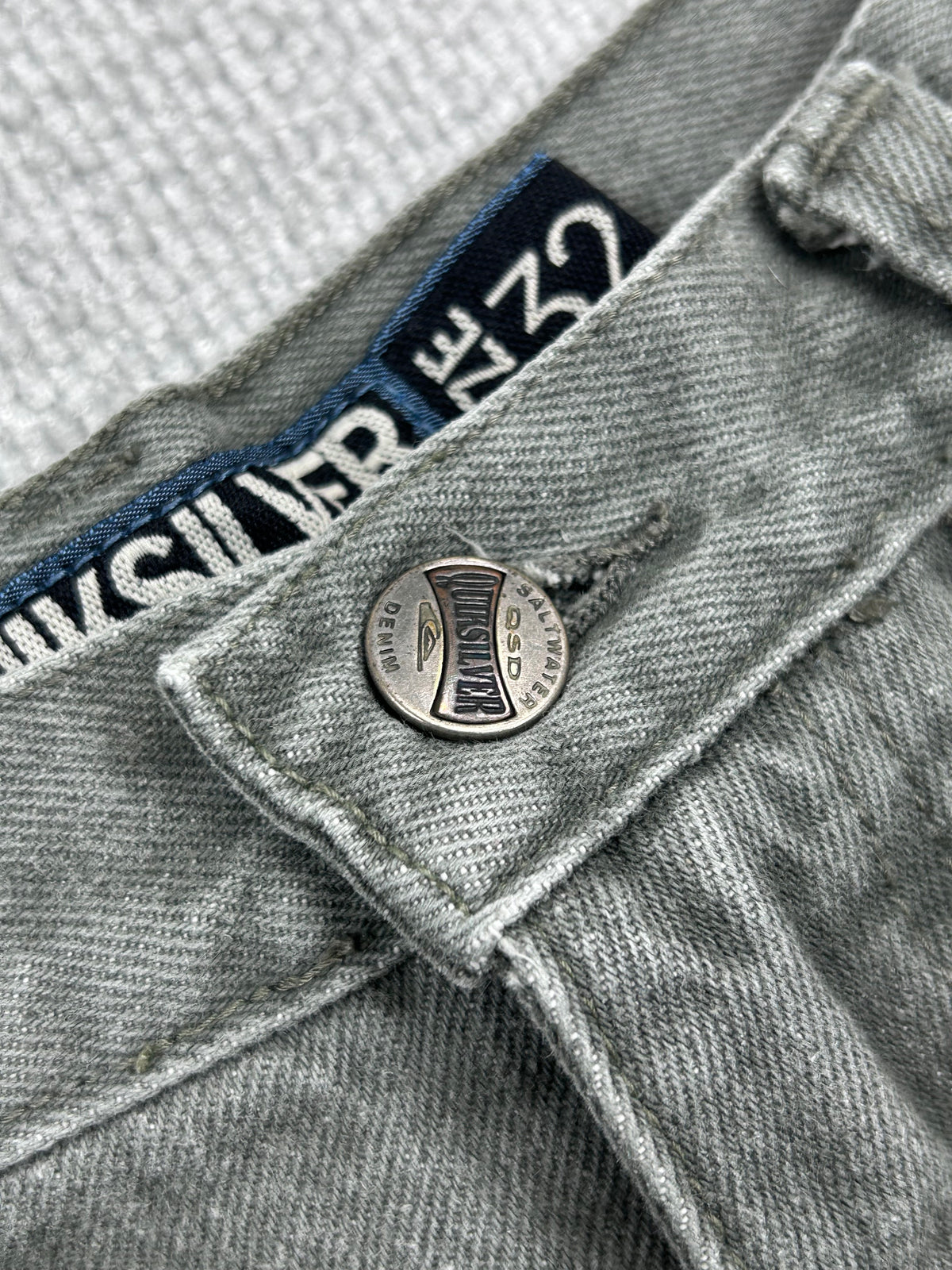 90's Quiksilver Denim Shorts 28"