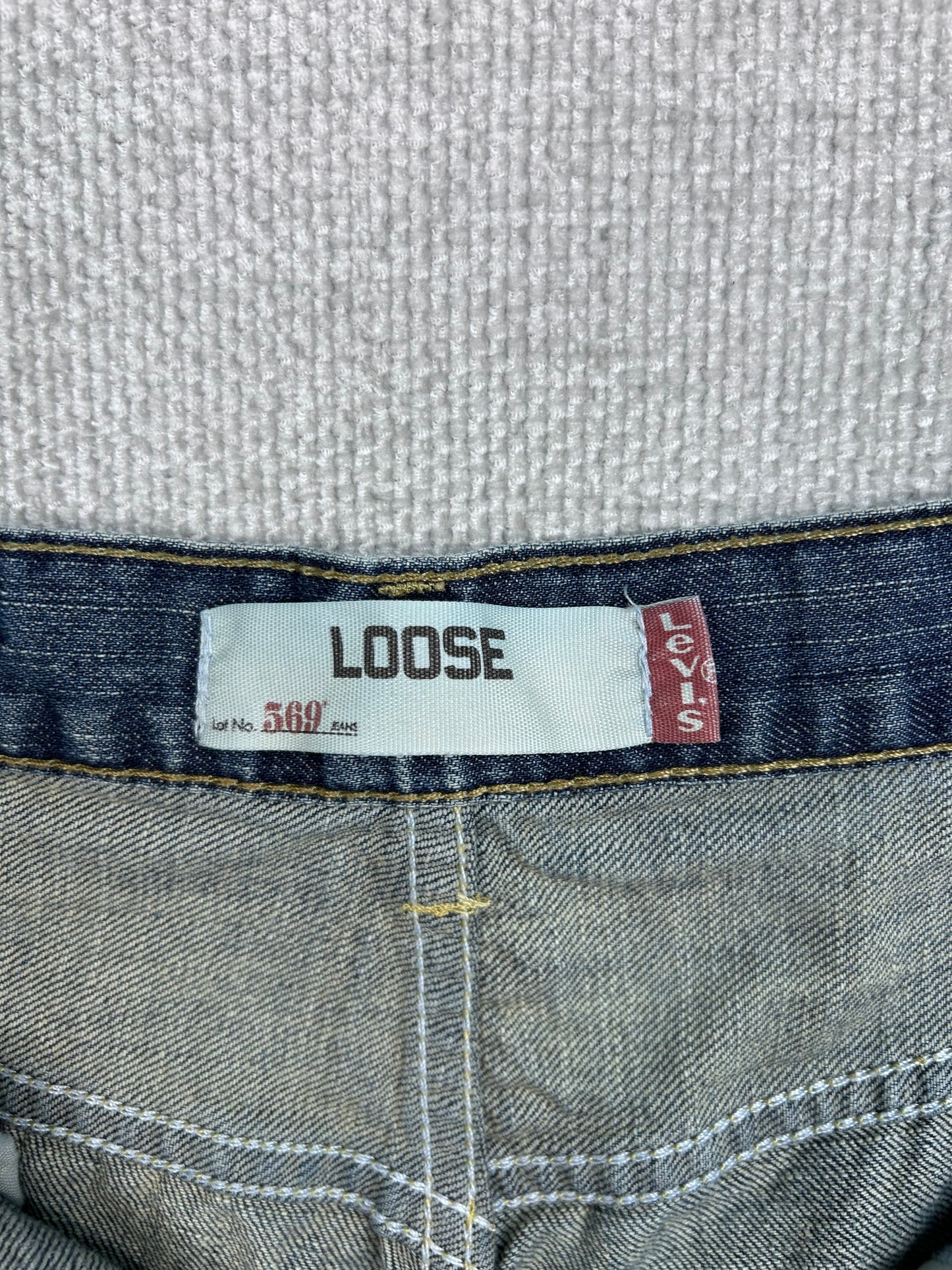Y2K Levi’s Loose Denim Shorts 29”