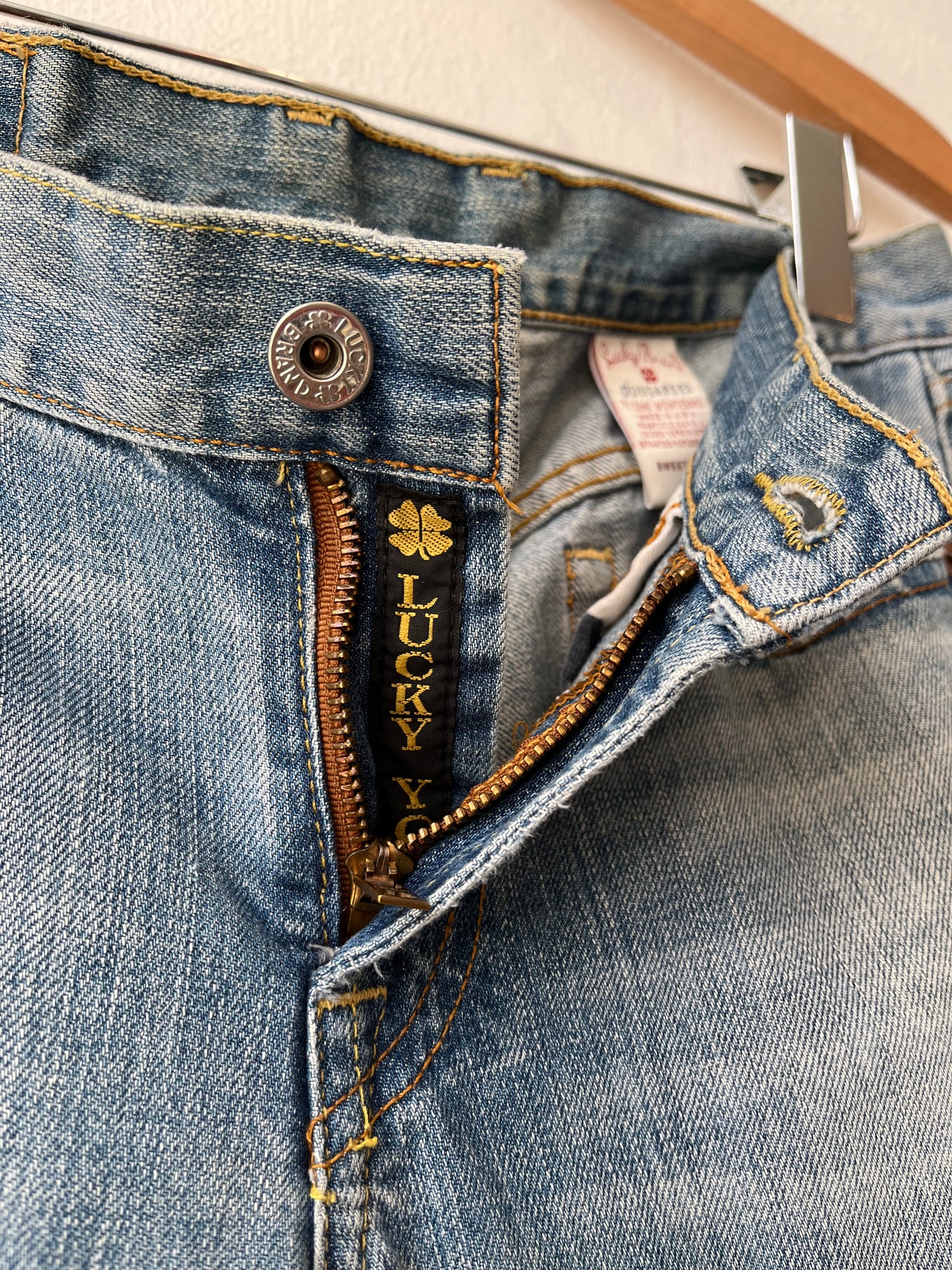Y2K Lucky Brand Flare Jeans 32"