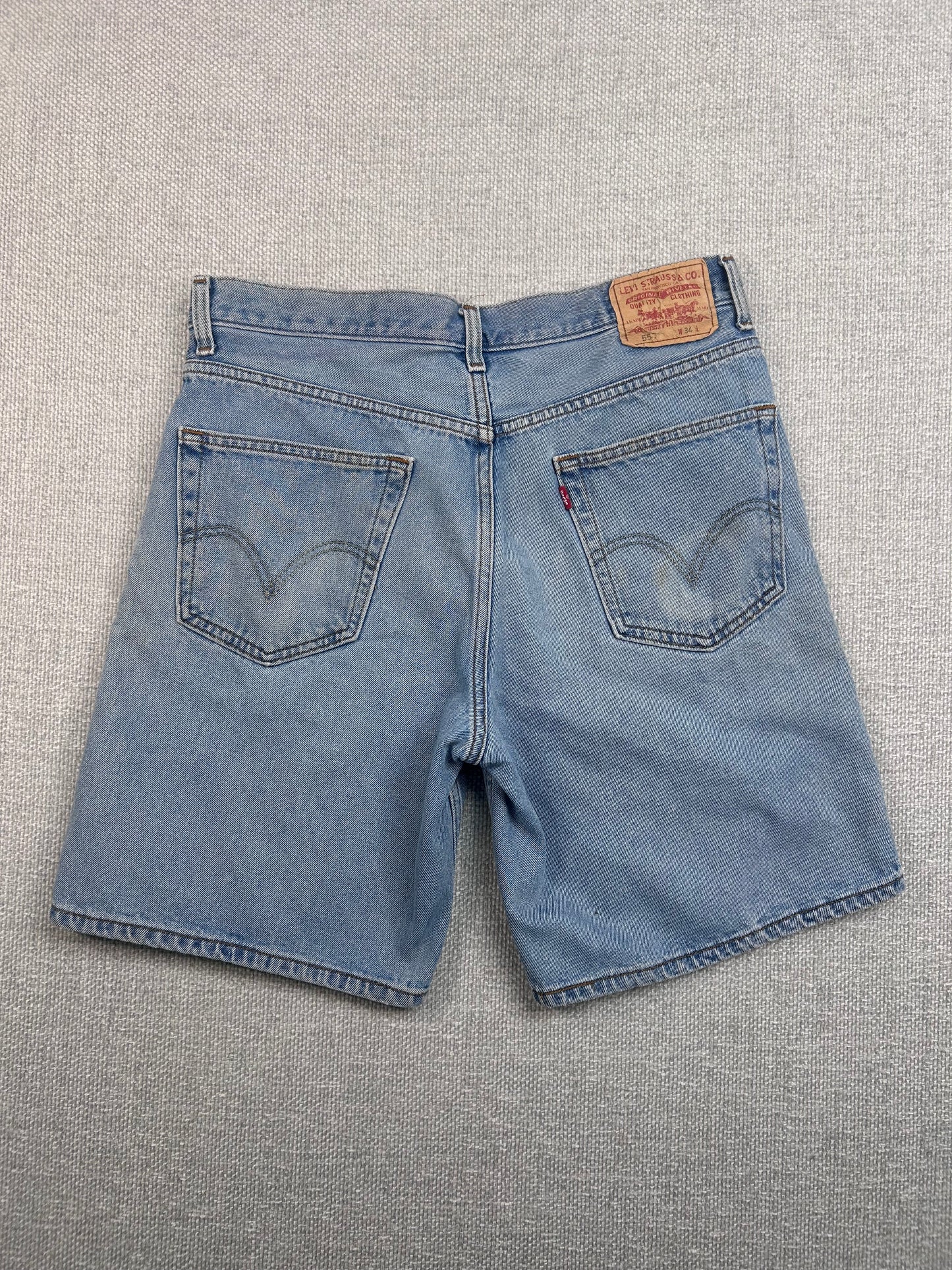 Y2K Levi’s 550 Shorts 32”
