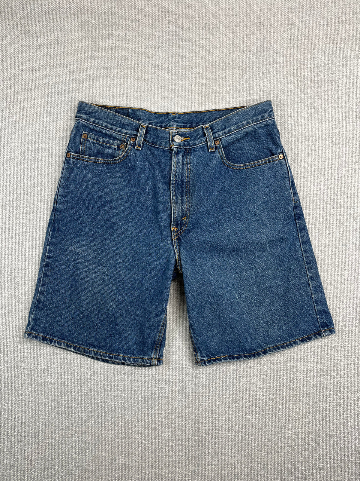 Y2K Levi's 550 Shorts 32"
