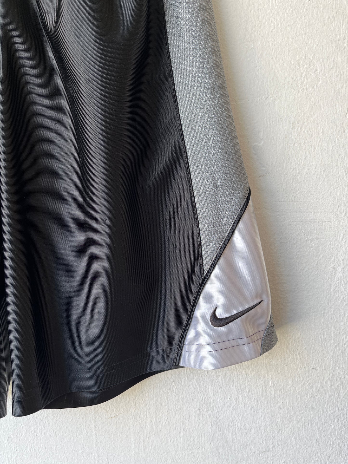 Y2K Nike Basketball Shorts 24- 29"