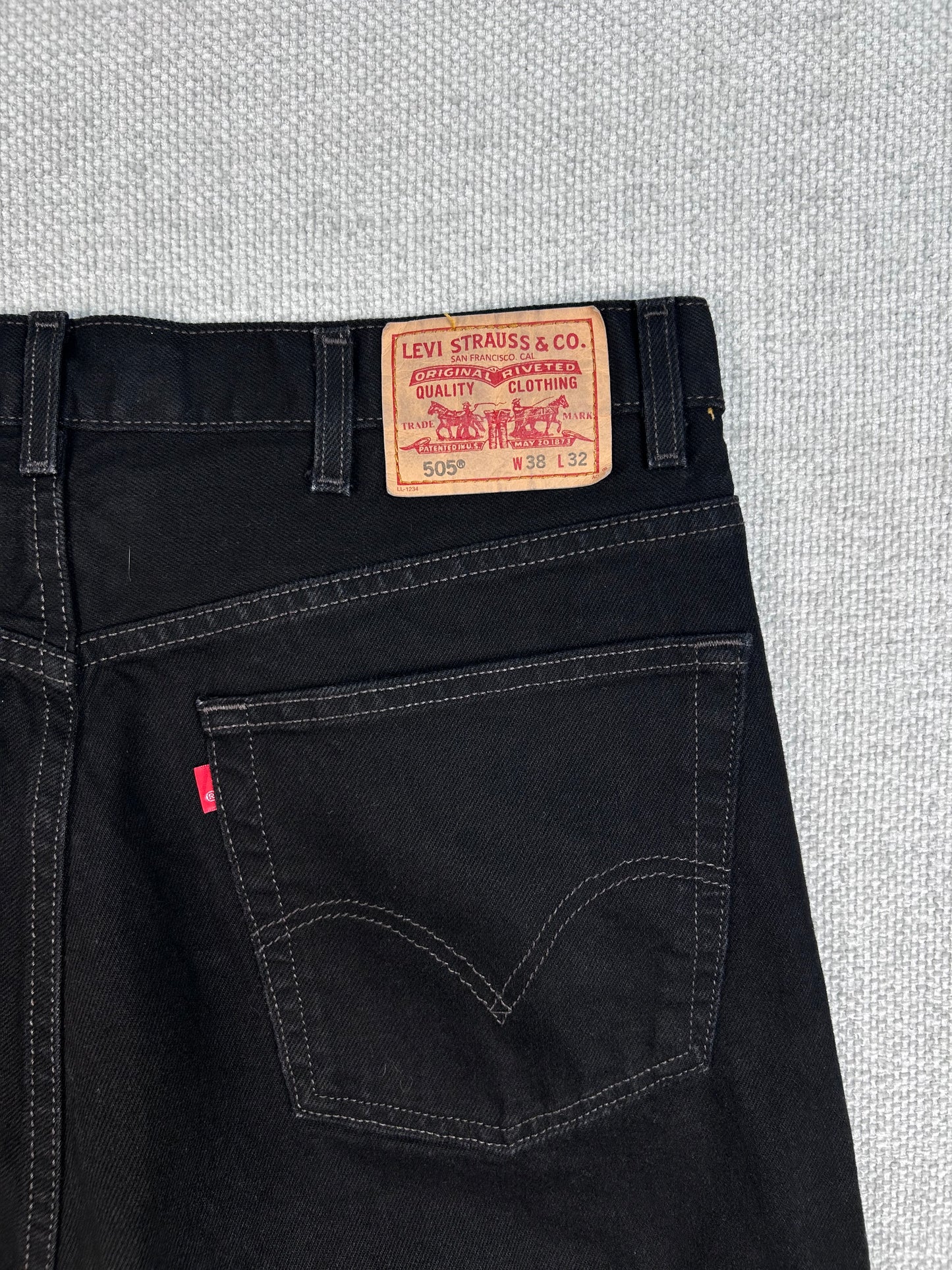 Y2K Levi’s Black 505 Jeans 36”