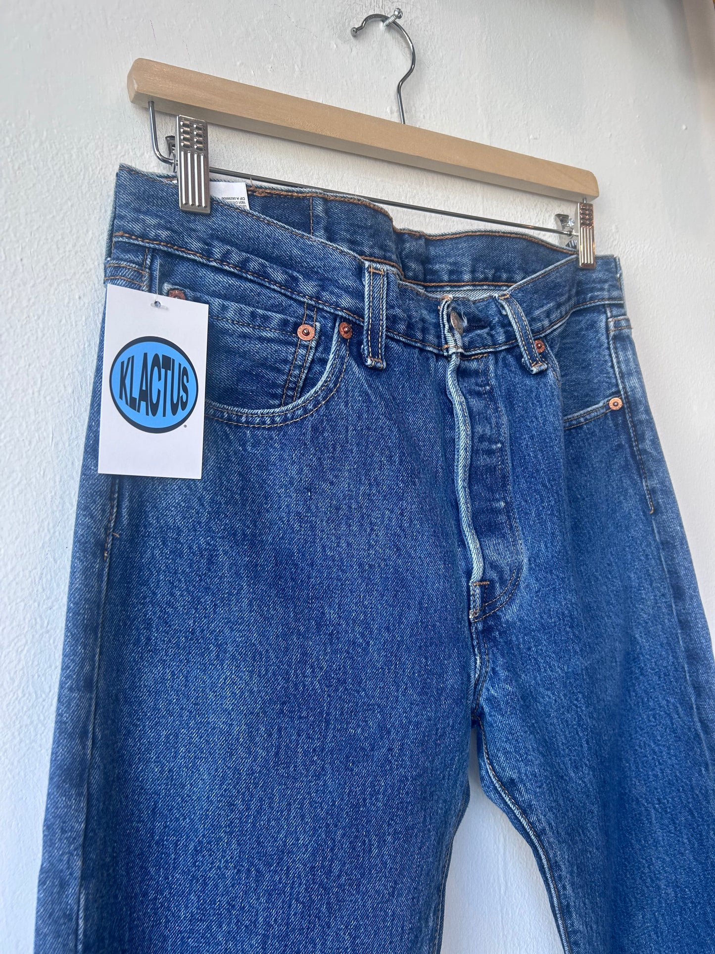 Y2K Levi’s 501 Jeans 30”