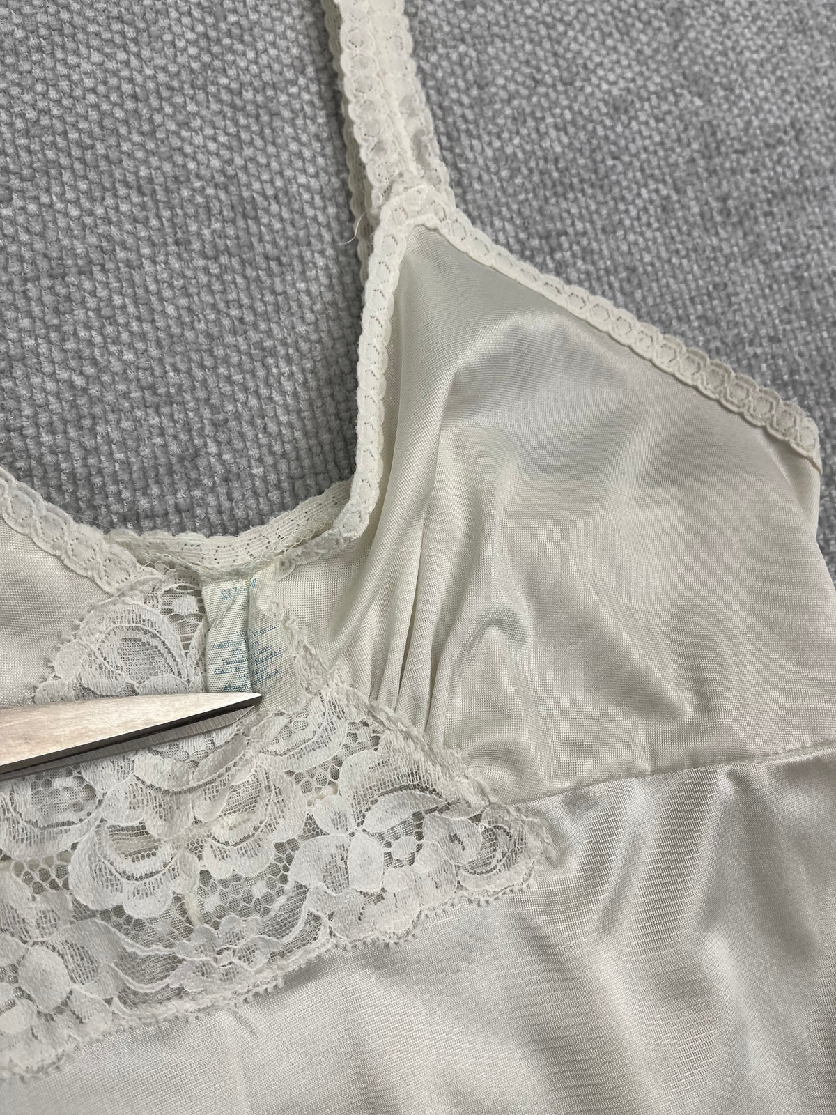 80's White Lace Night Gown