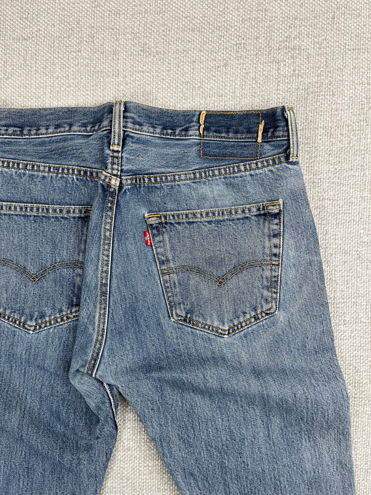 Y2K Levi's 501 Jeans 32"
