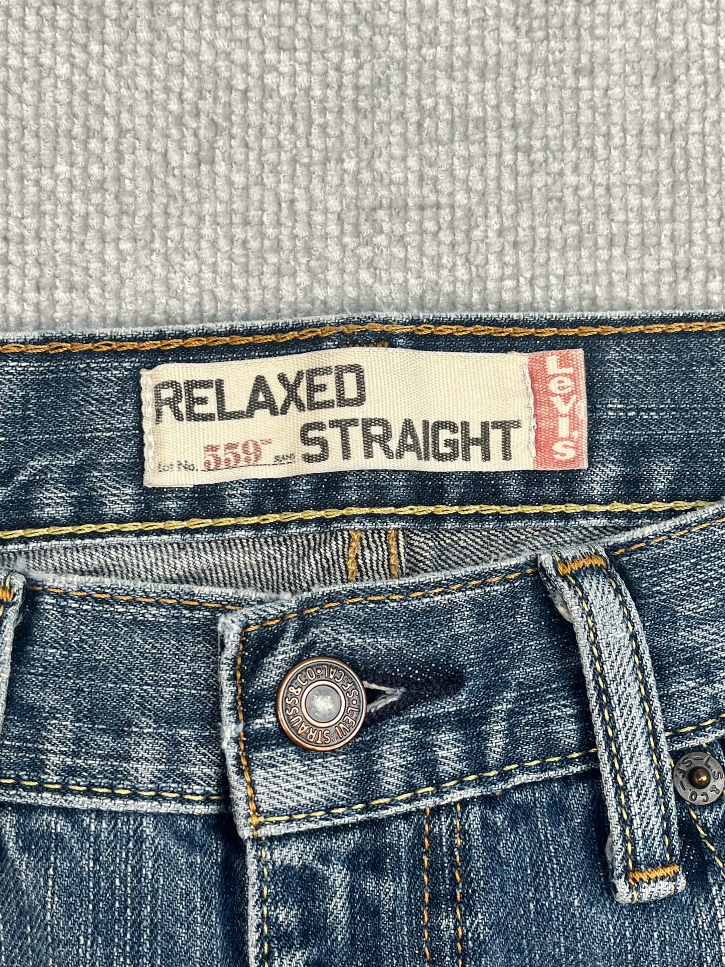 Y2K Levi’s Relaxed Straight Jeans 32”