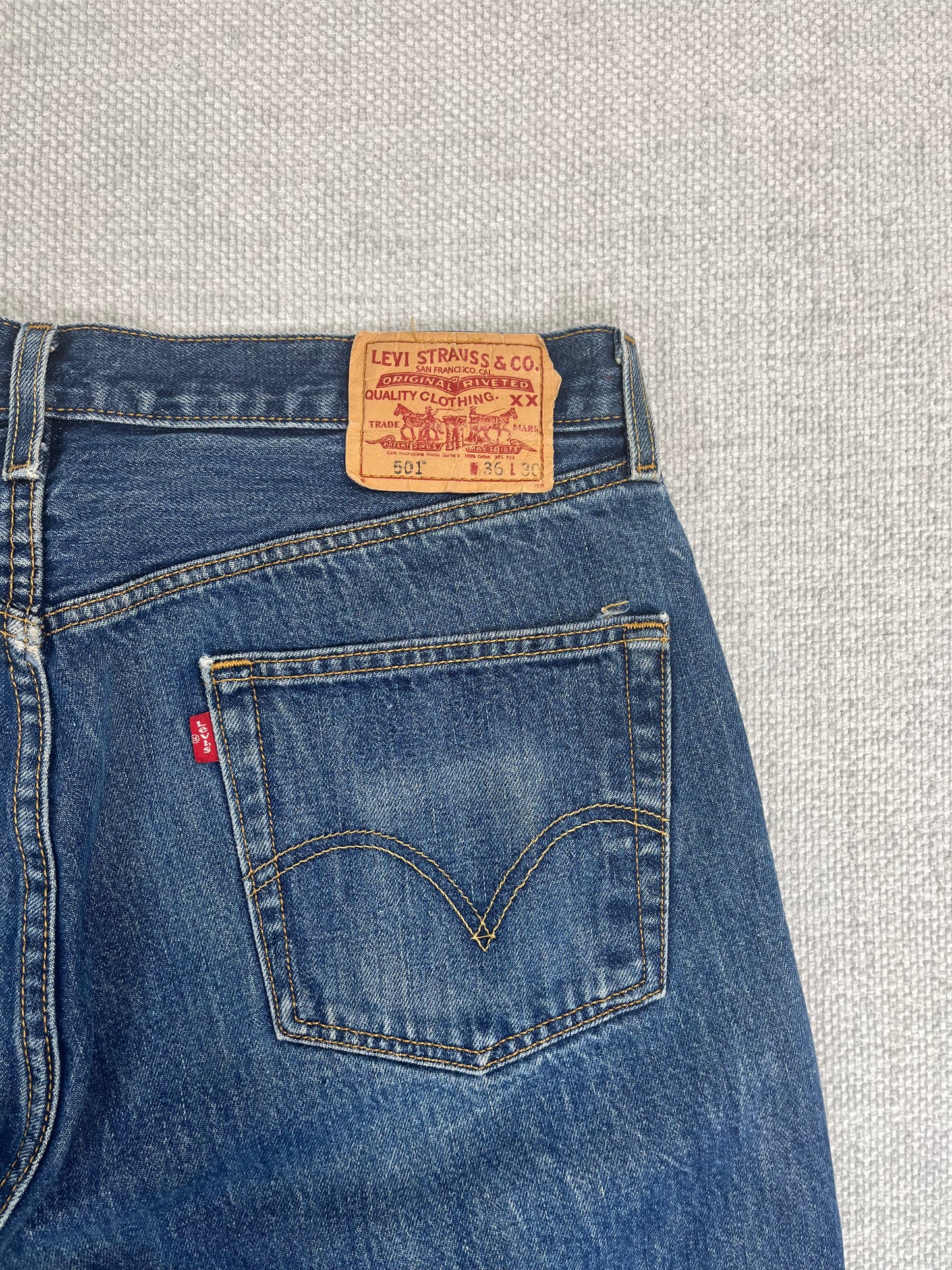 Y2K Levi's 501 34"