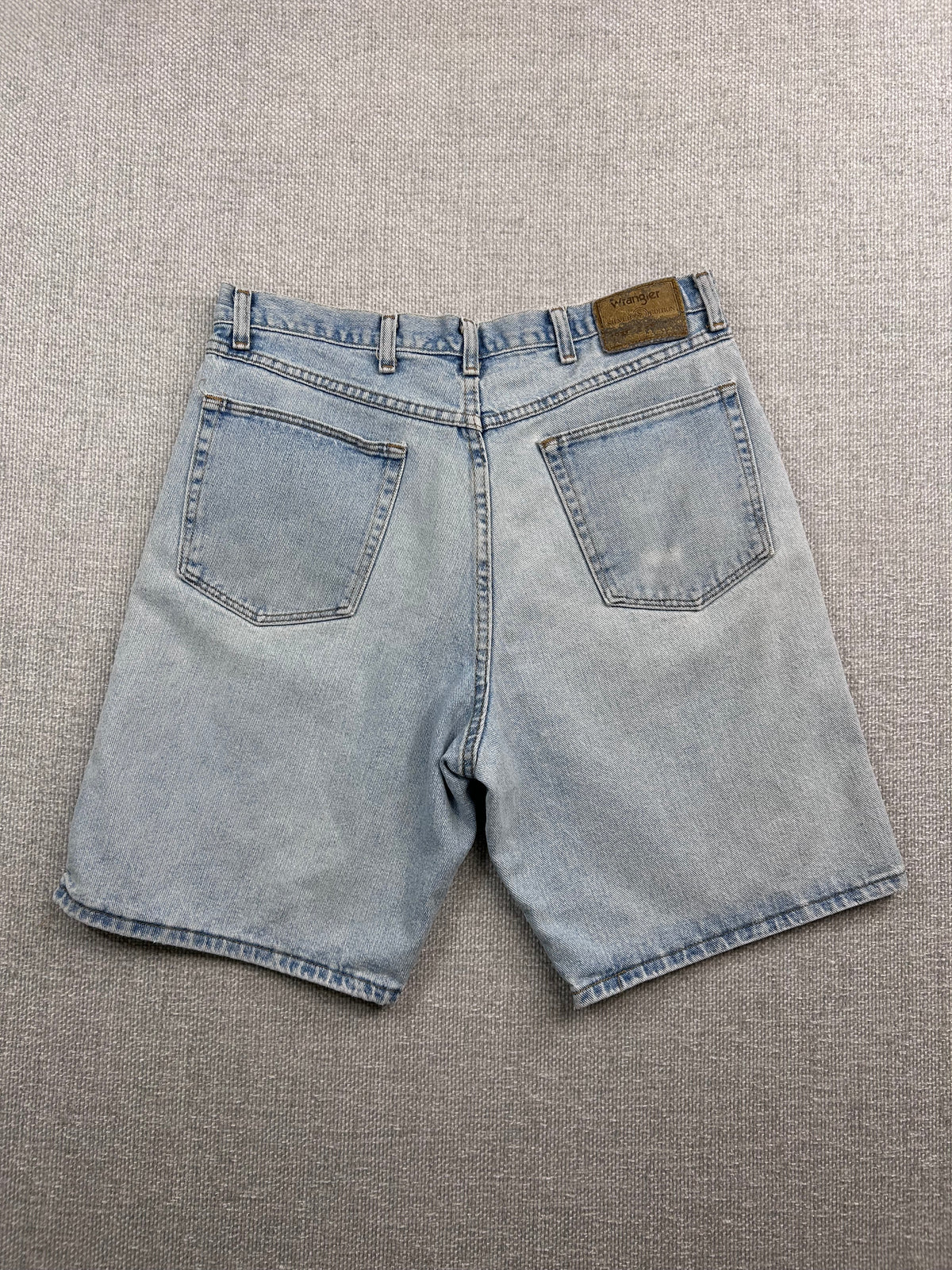 90's Wrangler Light Wash Denim Shorts 34"
