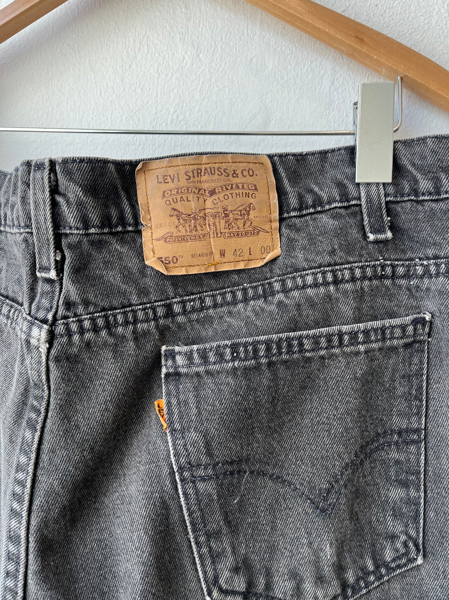 90's Levi's 550 Orange Tab Shorts 40"