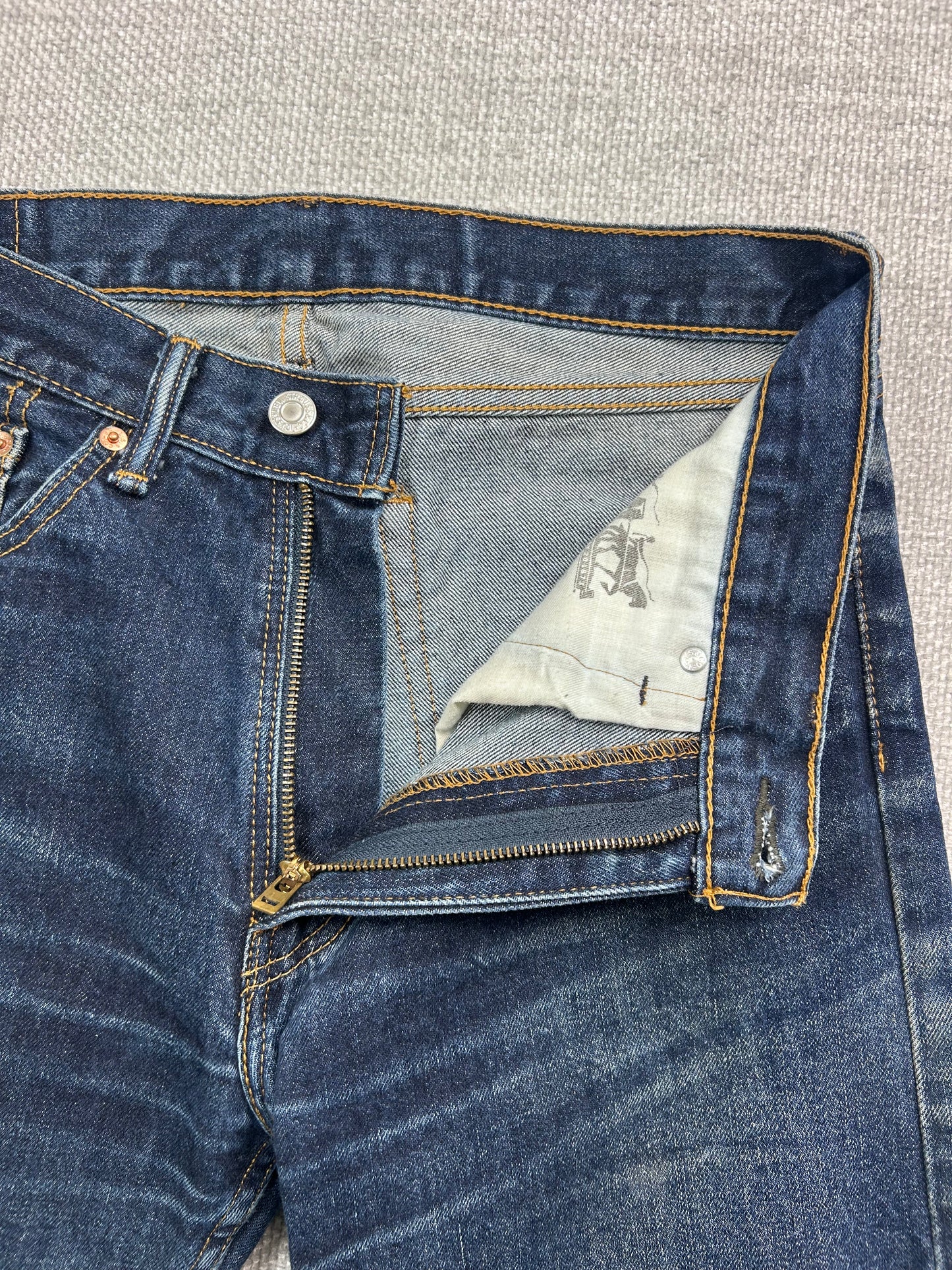 Y2K Levi's 505 Jeans 32"