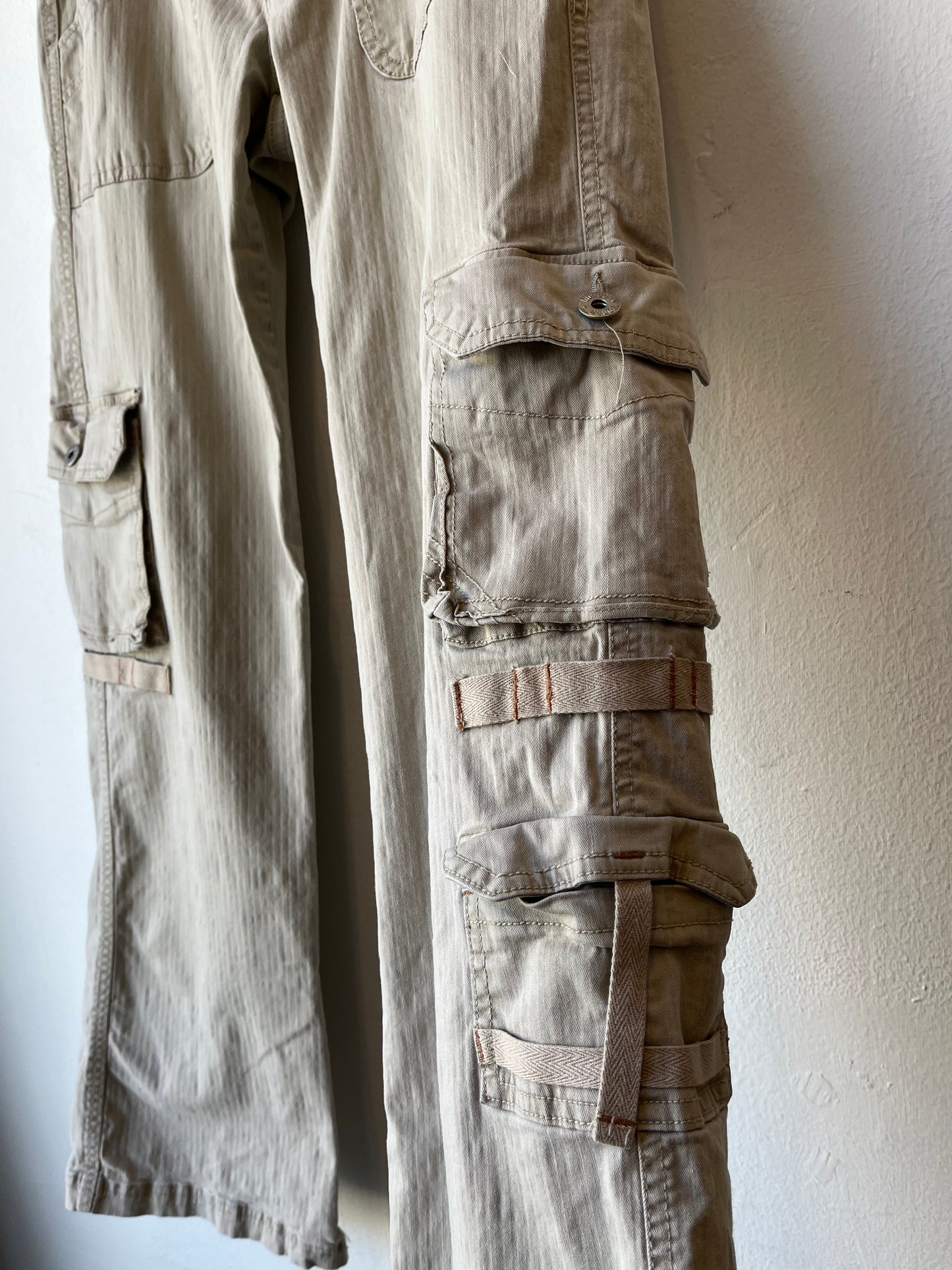 Y2K Low Rise Cargo Pants 27"
