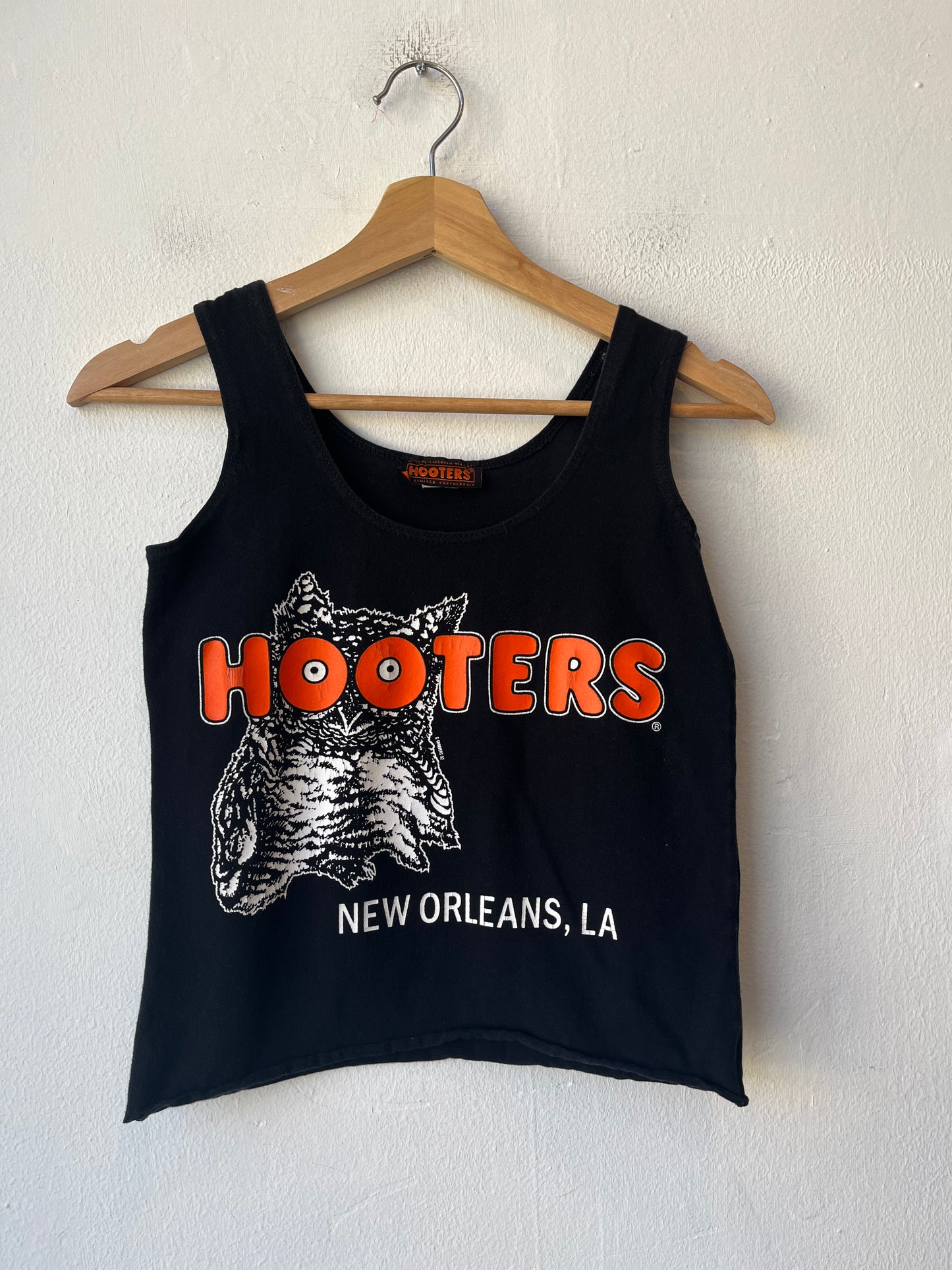2002 Hooters Tank Top