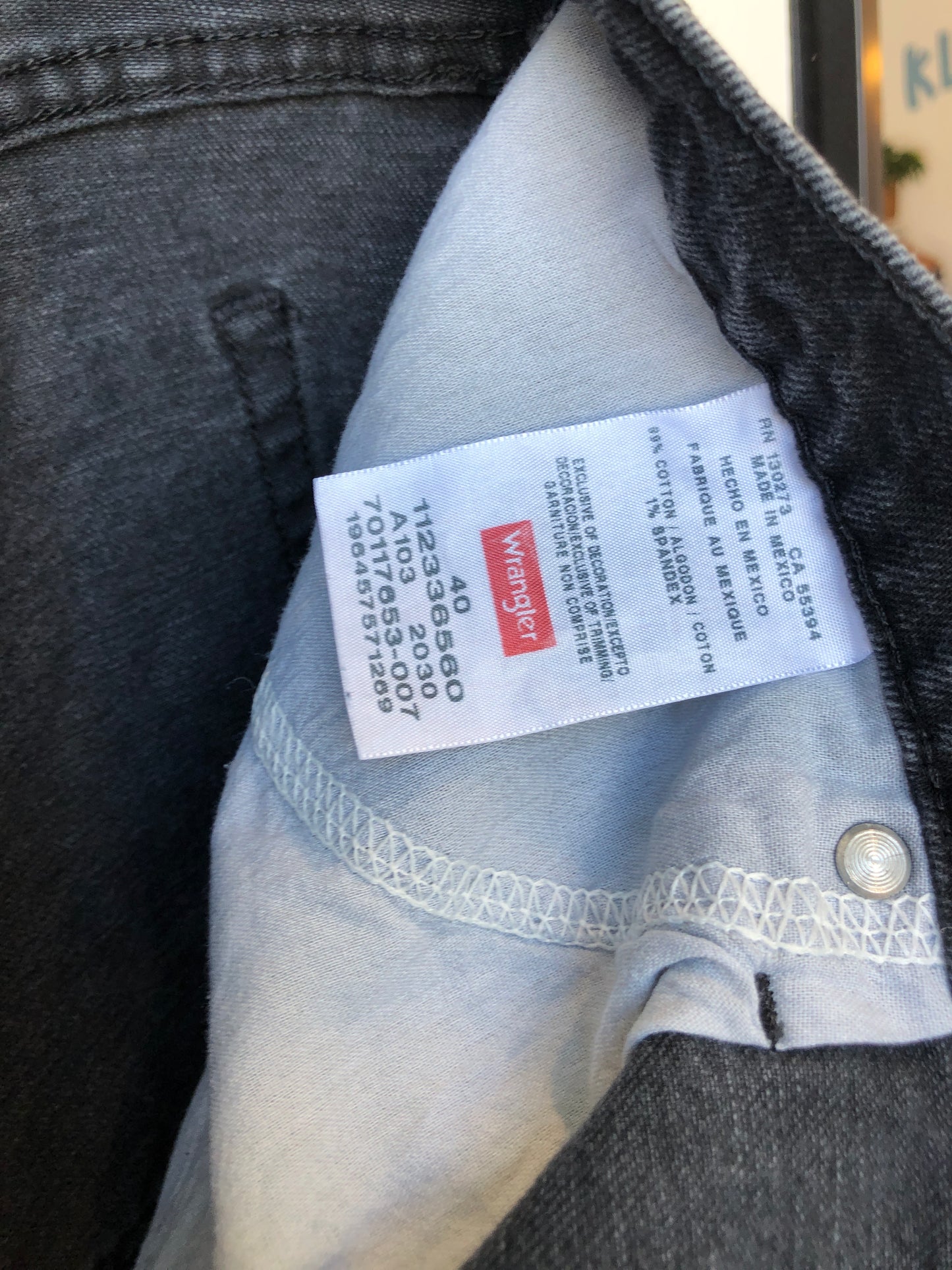Y2K Wrangler Black Shorts 40"