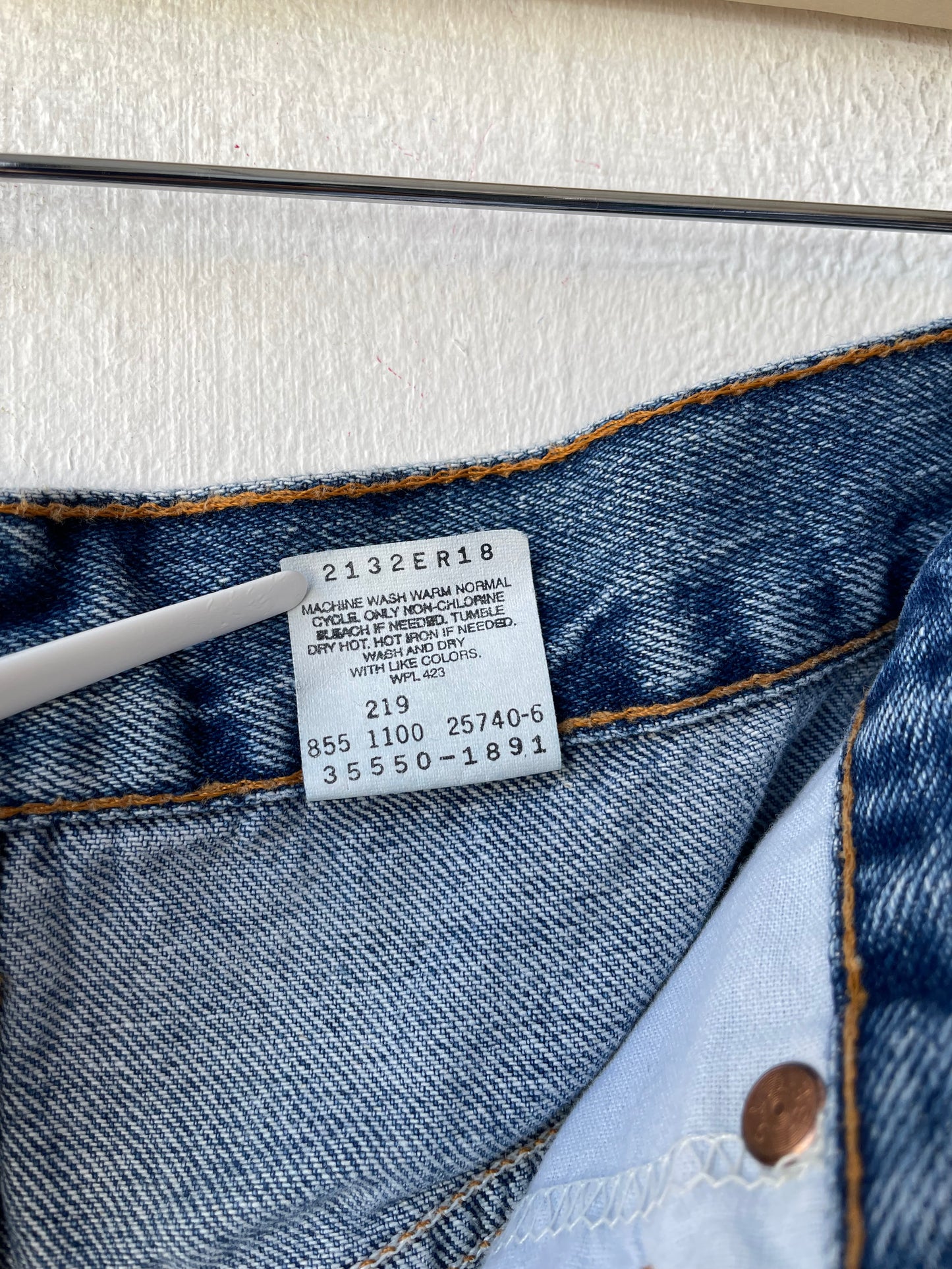 Y2K Levi’s 550 Shorts 32”