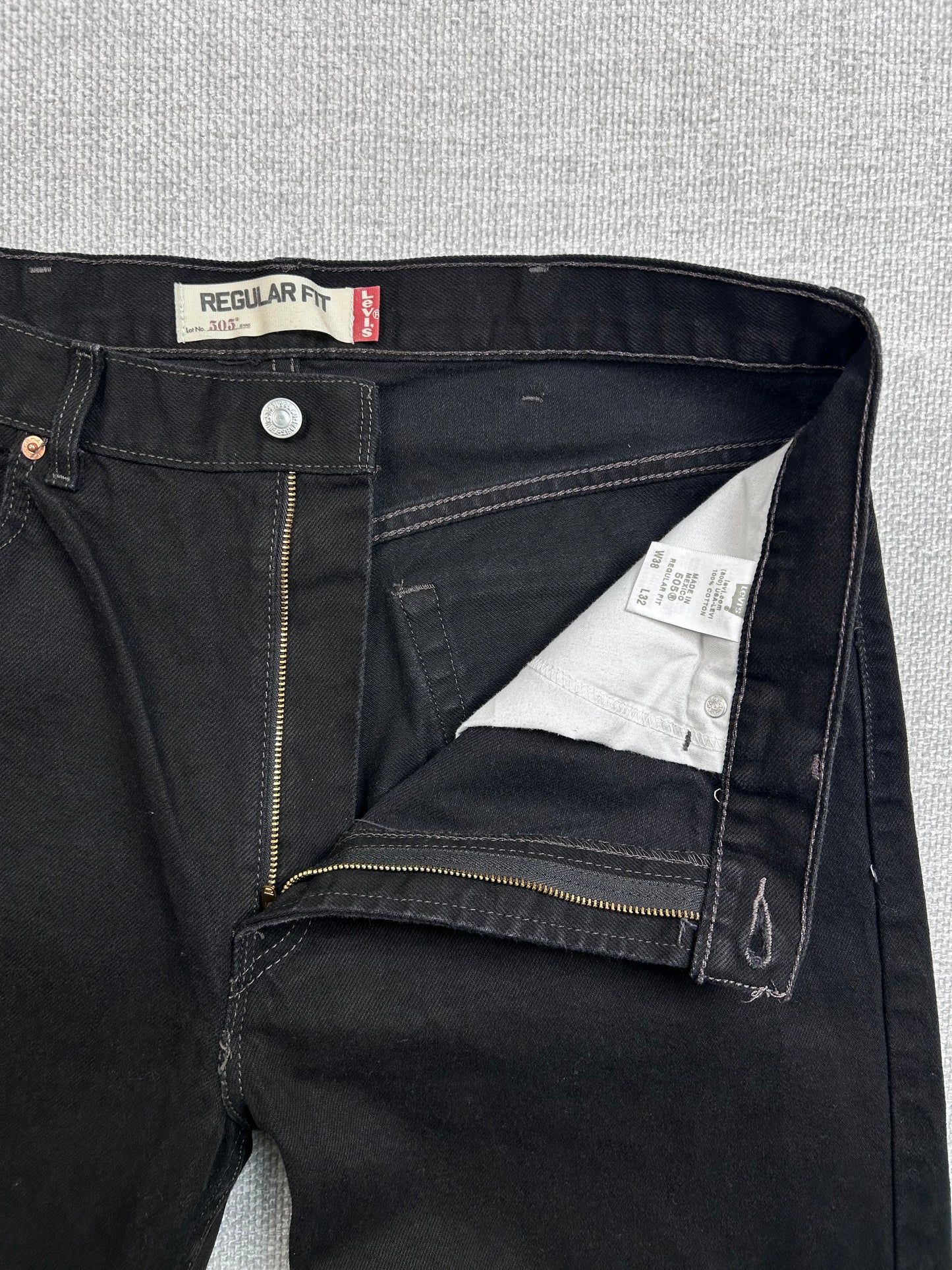 Y2K Levi’s Black 505 Jeans 36”