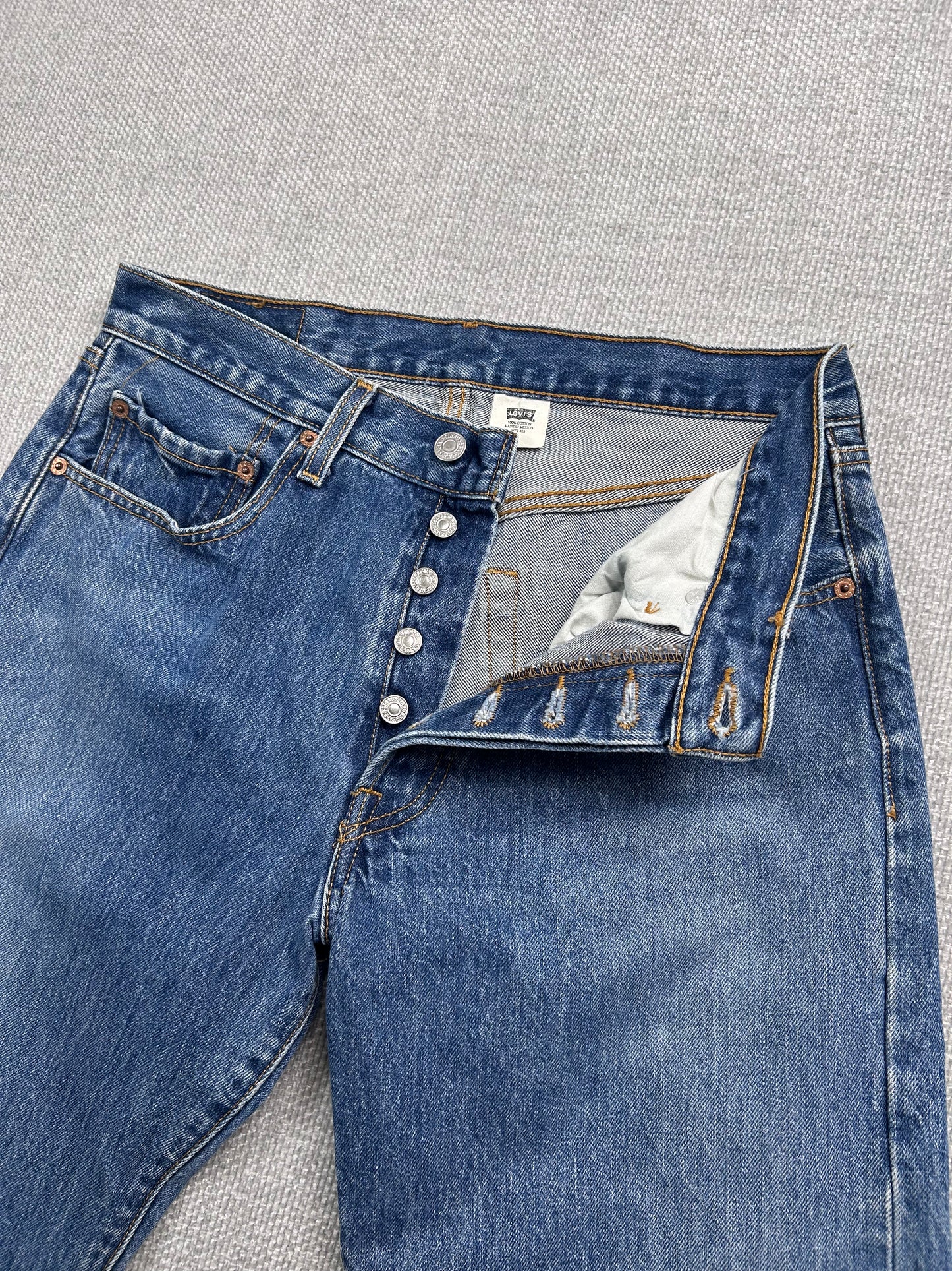 Y2K Levi's 501 Jeans 30"