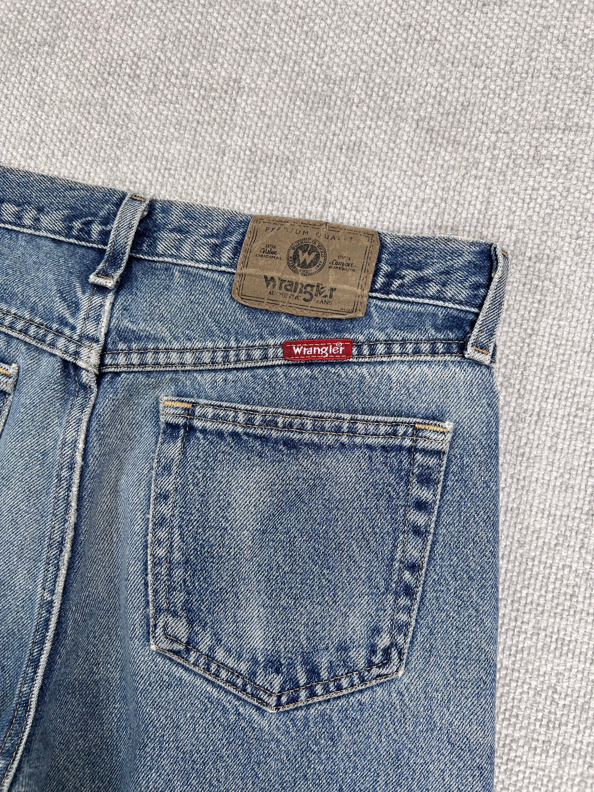Y2K Wrangler Jeans 30"