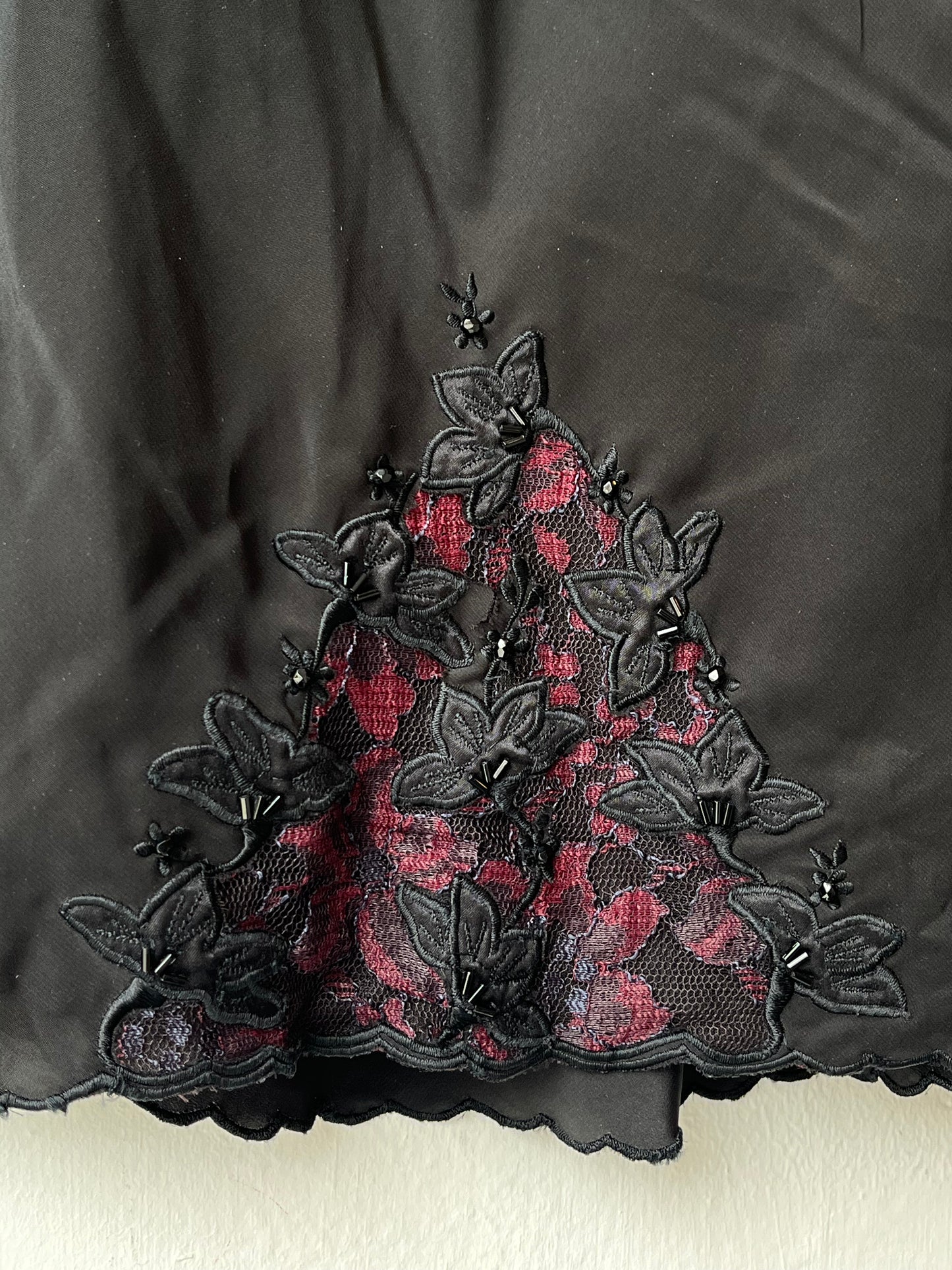 90's Black Lace Slip Skirt 24-29"