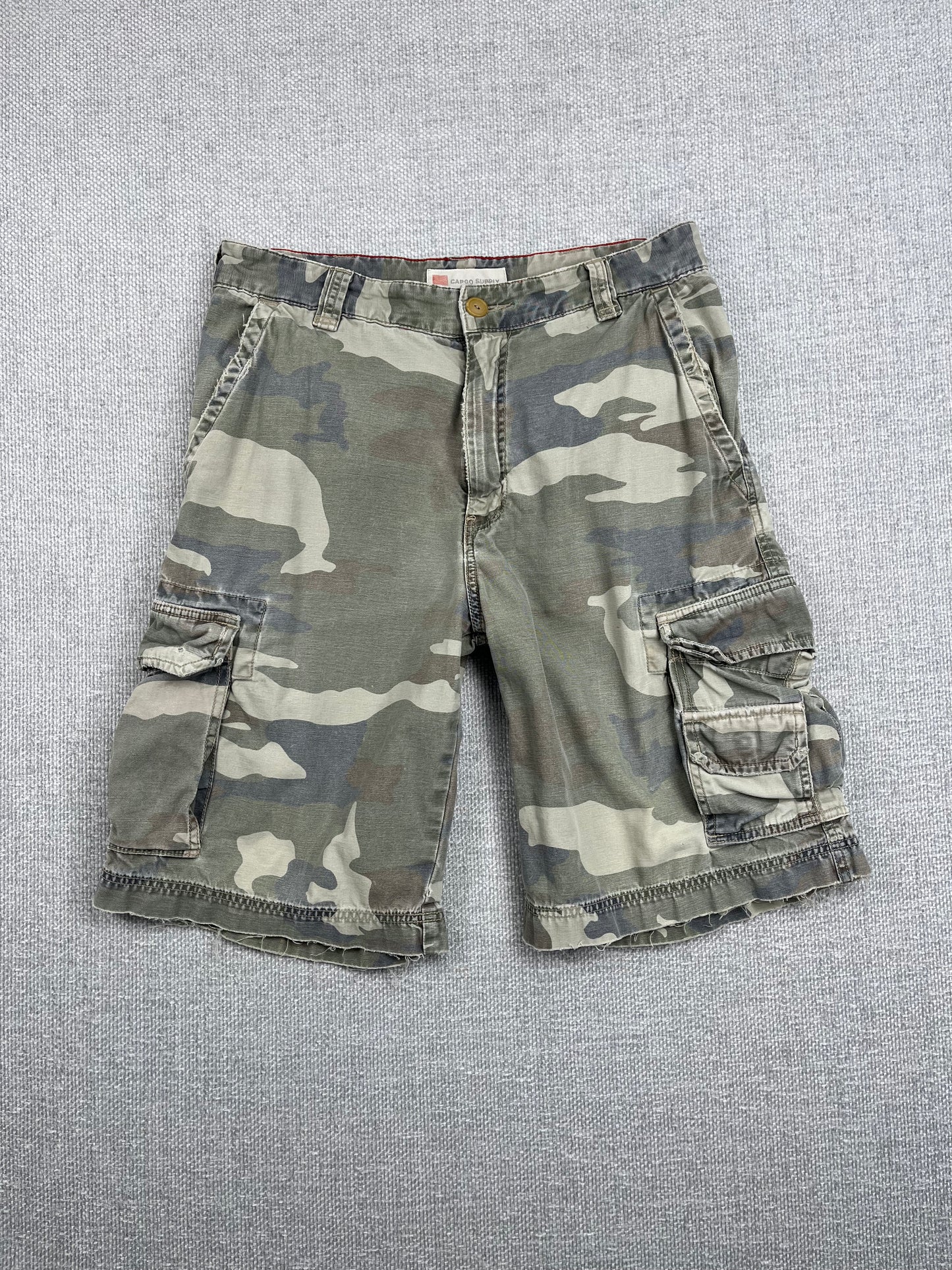 Y2K Camo Cargo Shorts 31"
